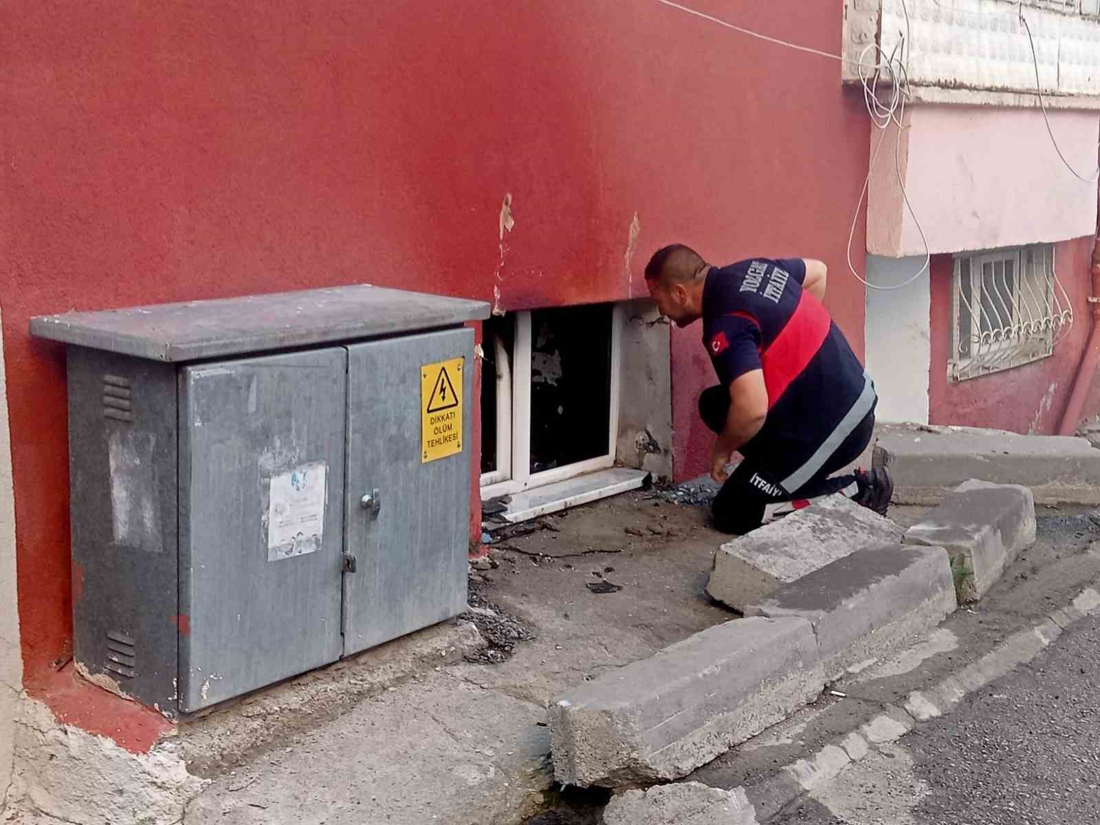 Ateşle oyun evi kullanılmaz hale getirdi
