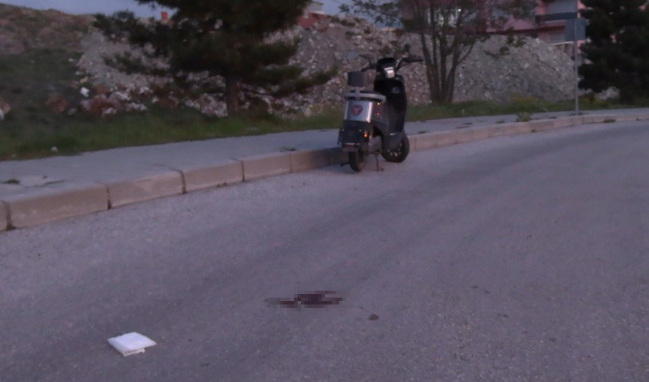 Tavşanlı&rsquo;da elektrikli motosiklet devrildi: 1 yaralı
