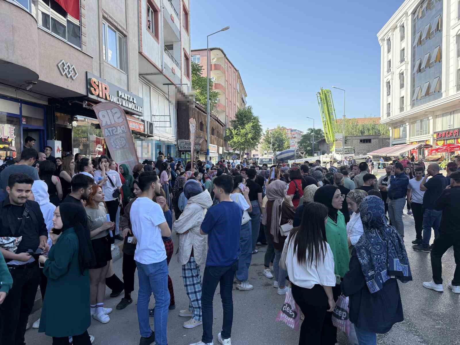 Yangın çıkan yurttaki öğrencilerden tepki: "Yangın tüpü, alarm yok"