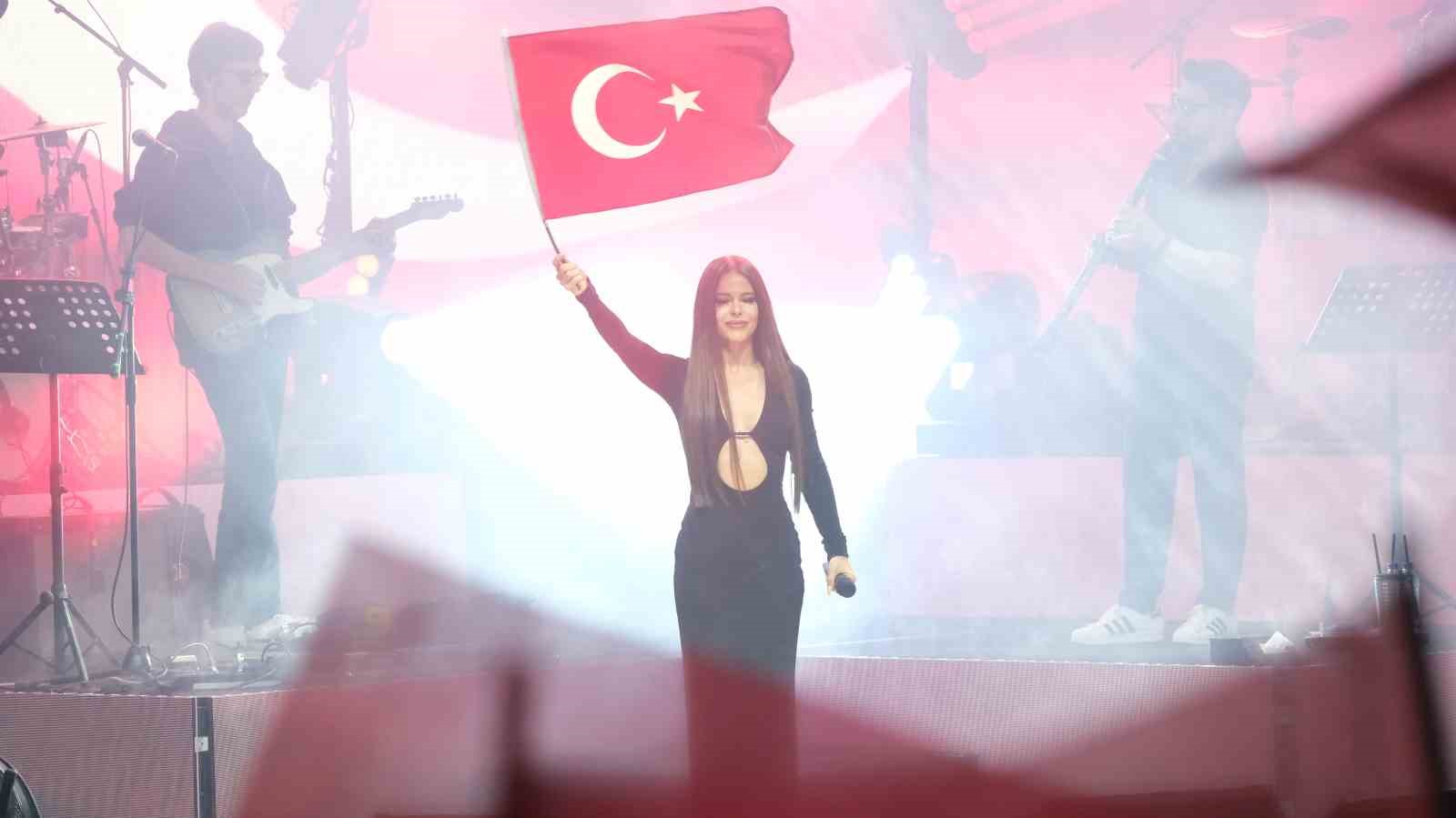 Bahçelievler’de 19 Mayıs’a özel "Gençlik Konseri" düzenlendi
