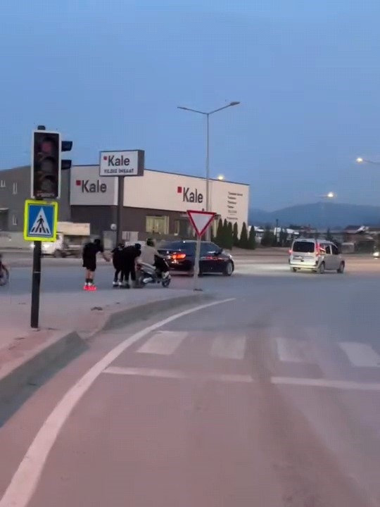 Patenli gen&ccedil;lerin tehlikeli yolculuğu kamerada
