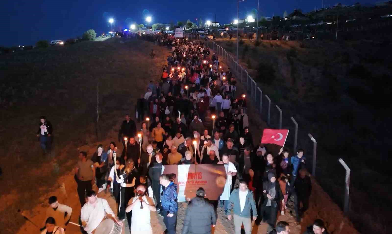 1744 rakımlı Dinek Dağı’nda 19 Mayıs coşkusu