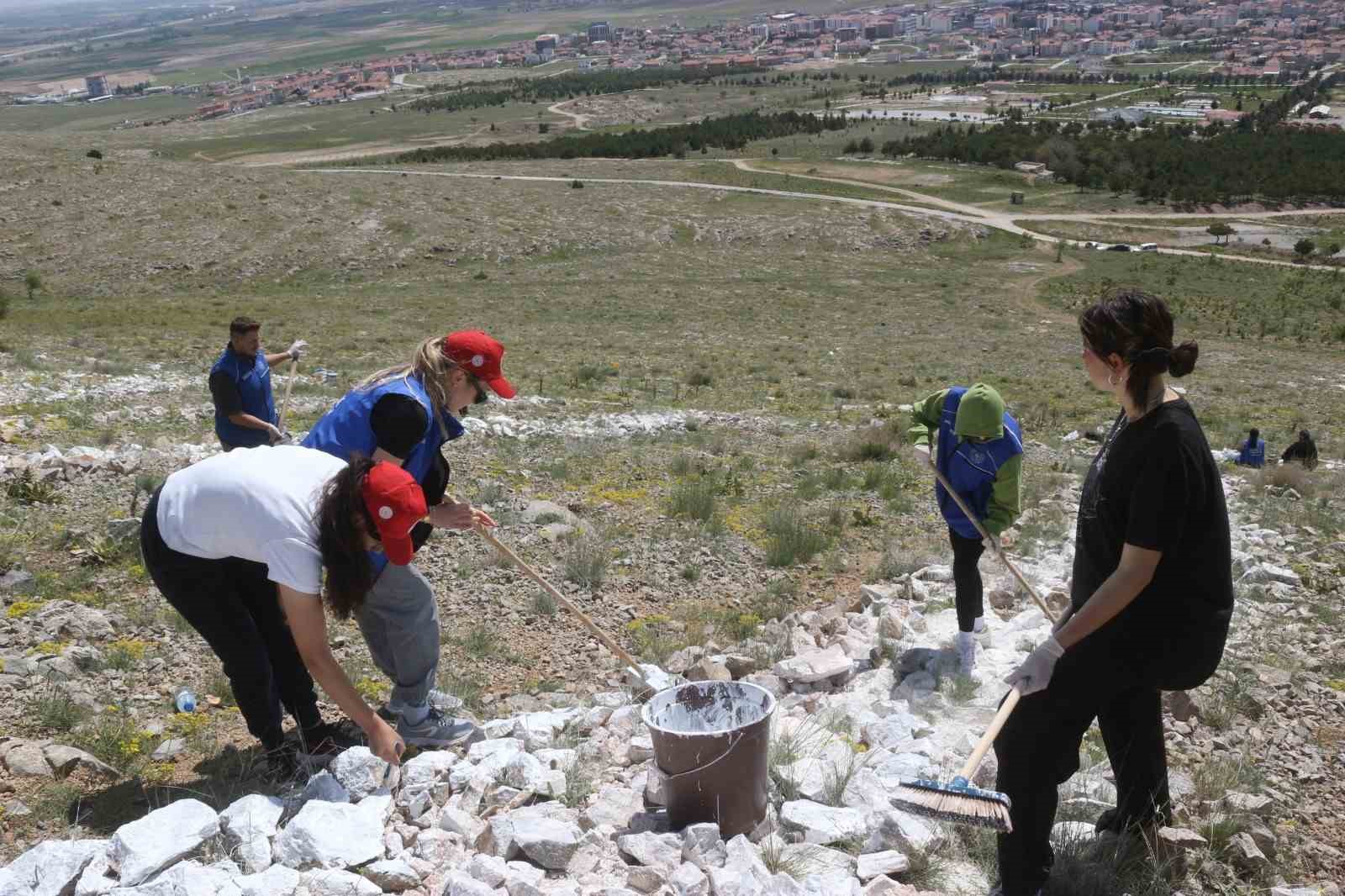 Emirdağlı gençlerden anlamlı mesaj: "Önce Vatan"
