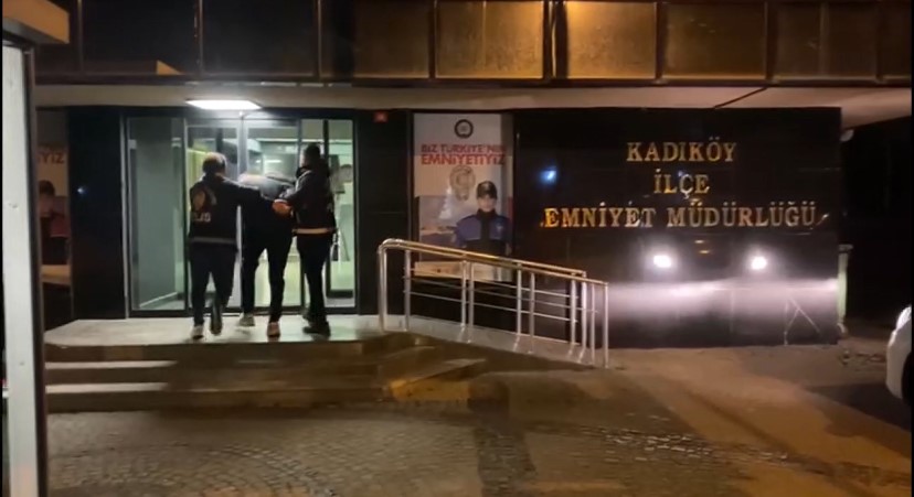Kadıköy’de Galatasaray taraftarına silahlı saldırı: 1 yaralı
