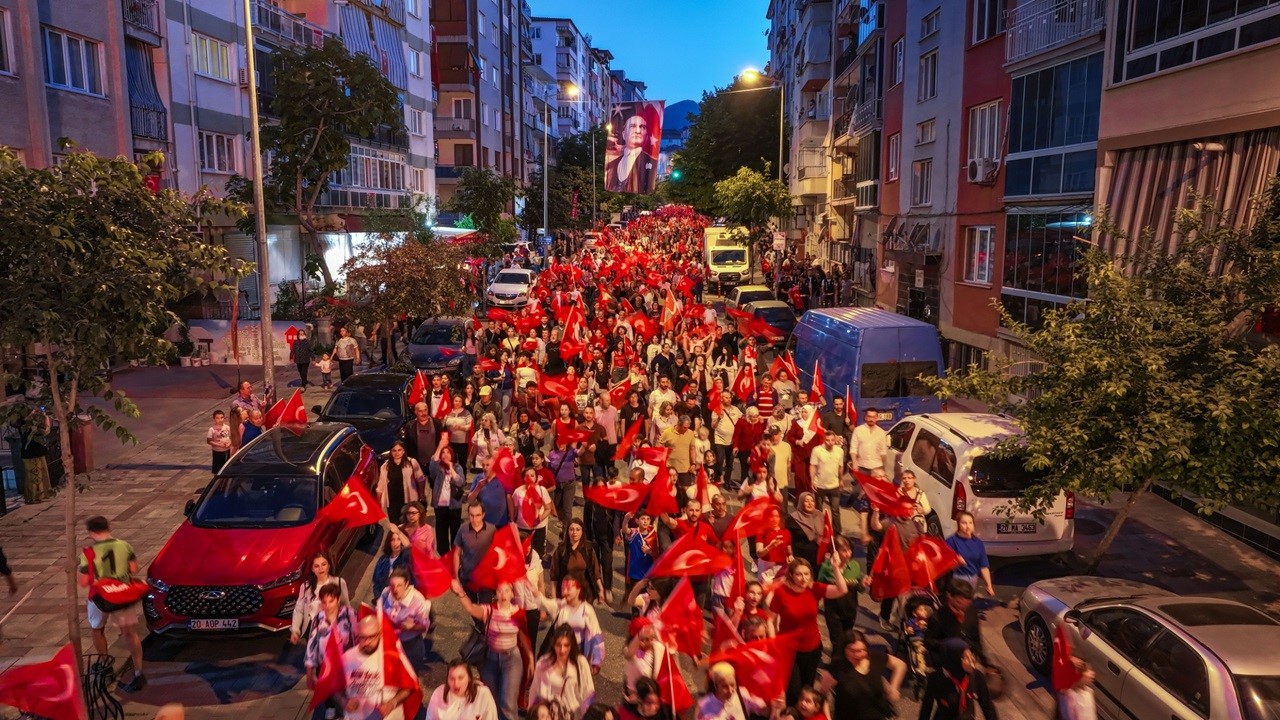 Denizli’de 19 Mayıs coşkusu fener alayıyla taçlandı
