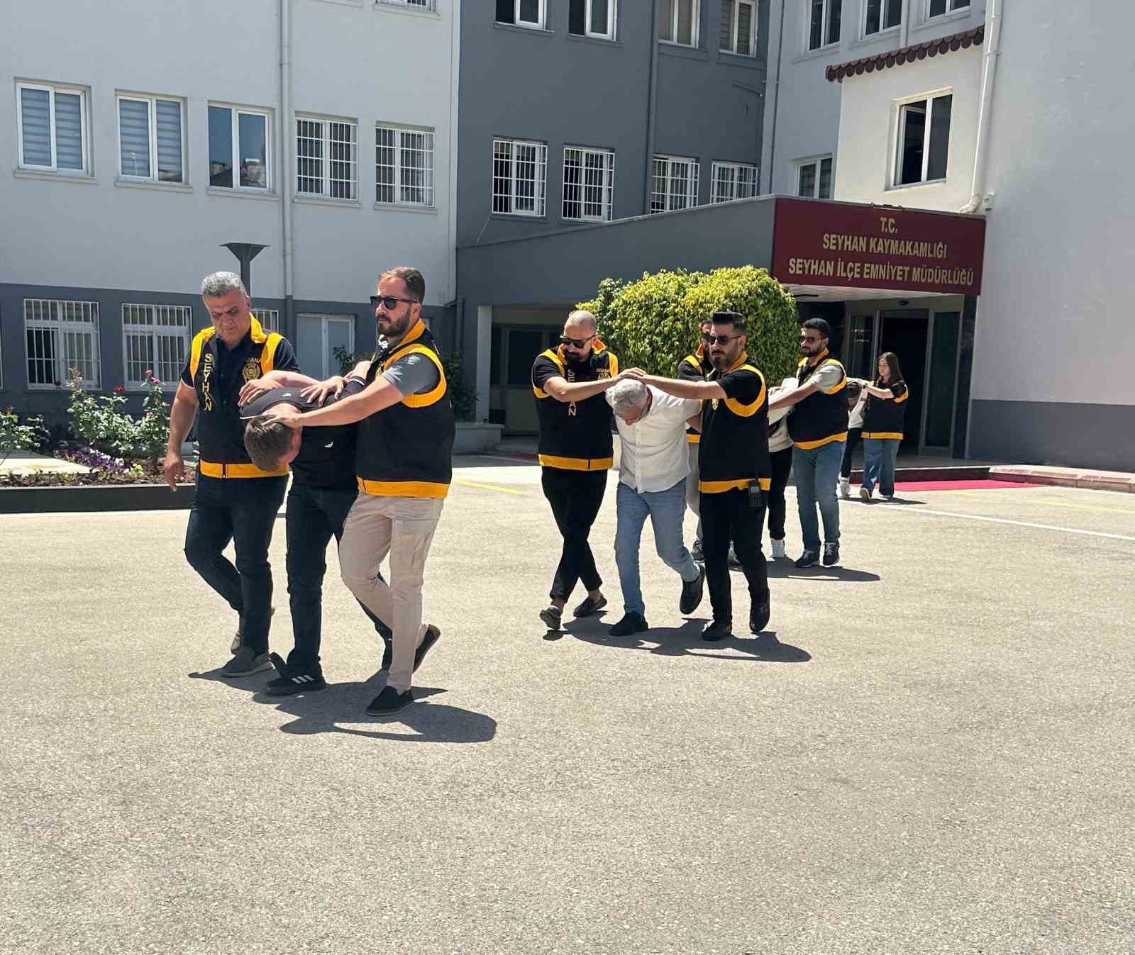 Adana’da eski sevgili dehşeti: Kıskançlık krizine girip kafe kurşunlattı