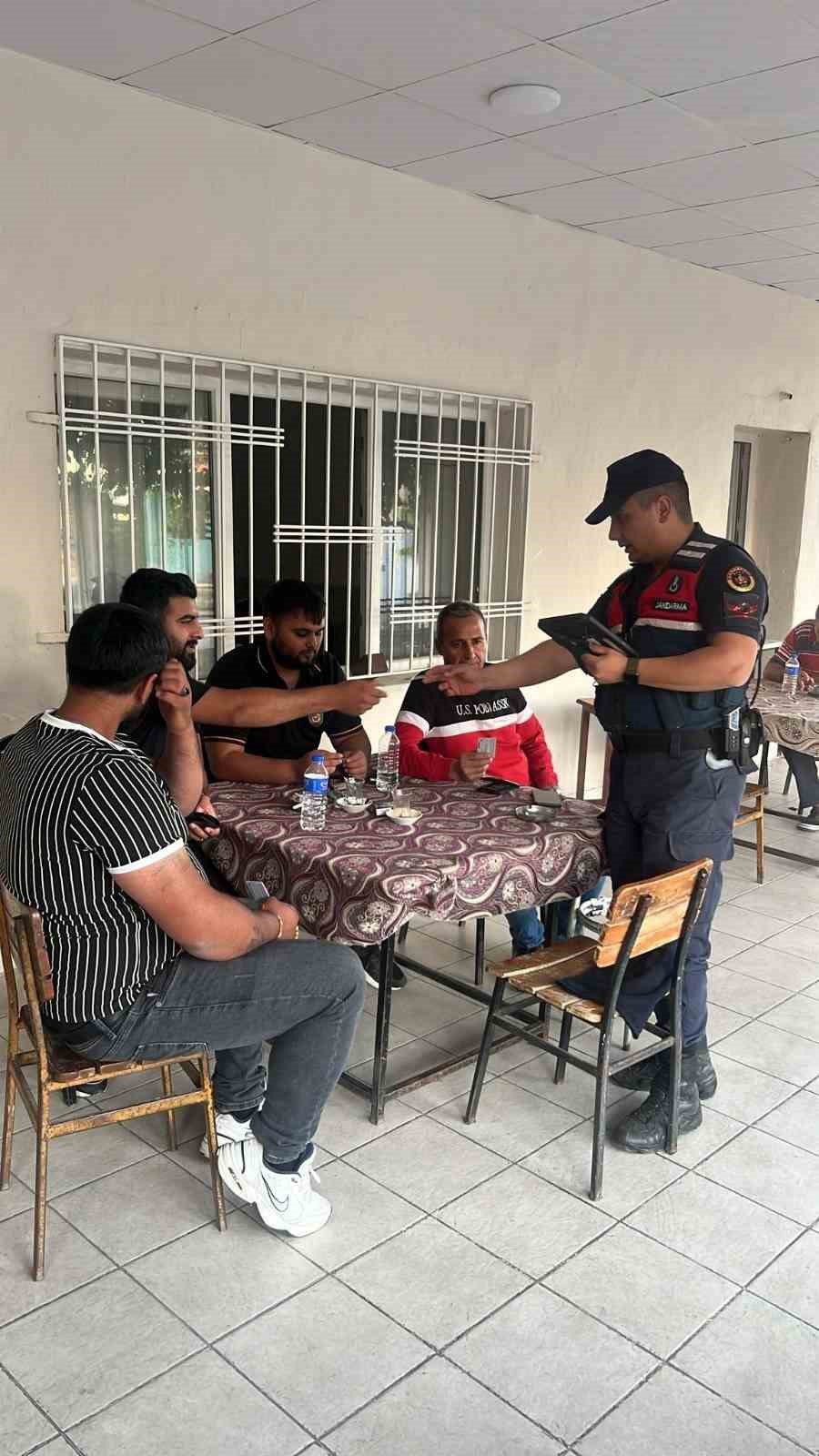 Jandarma Efeler’de denetimlerine devam ediyor

