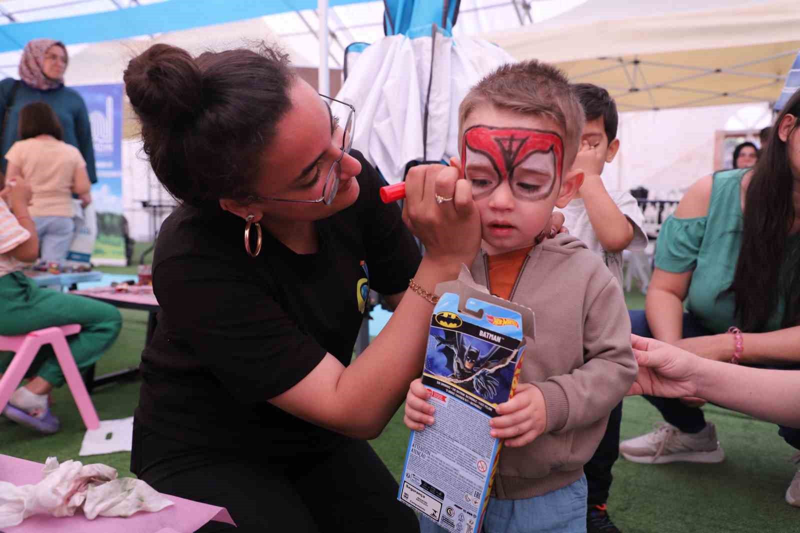 Kitap Fuarında minikler unutulmadı