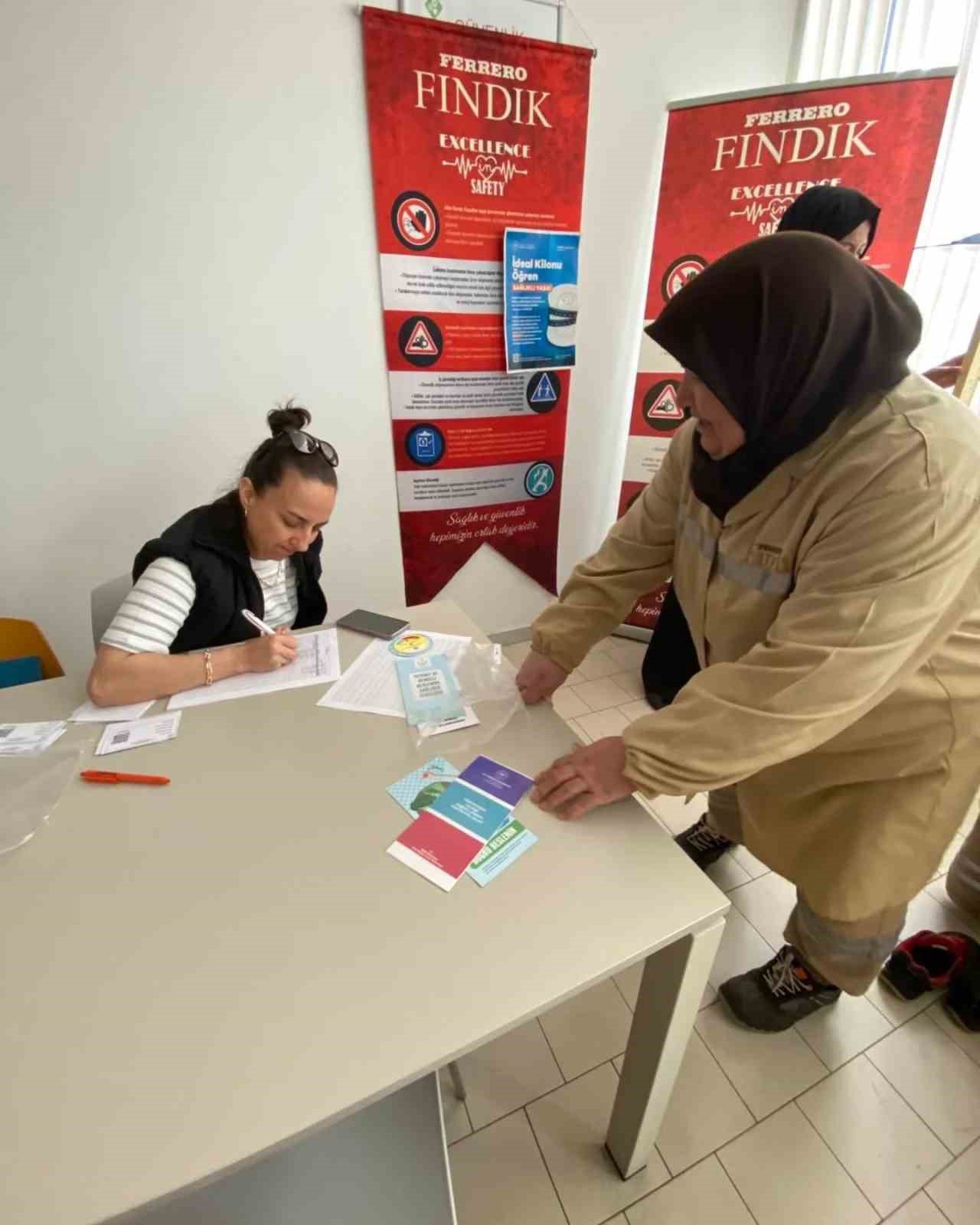 Fındık fabrikası çalışanların kilolarını ölçtüler