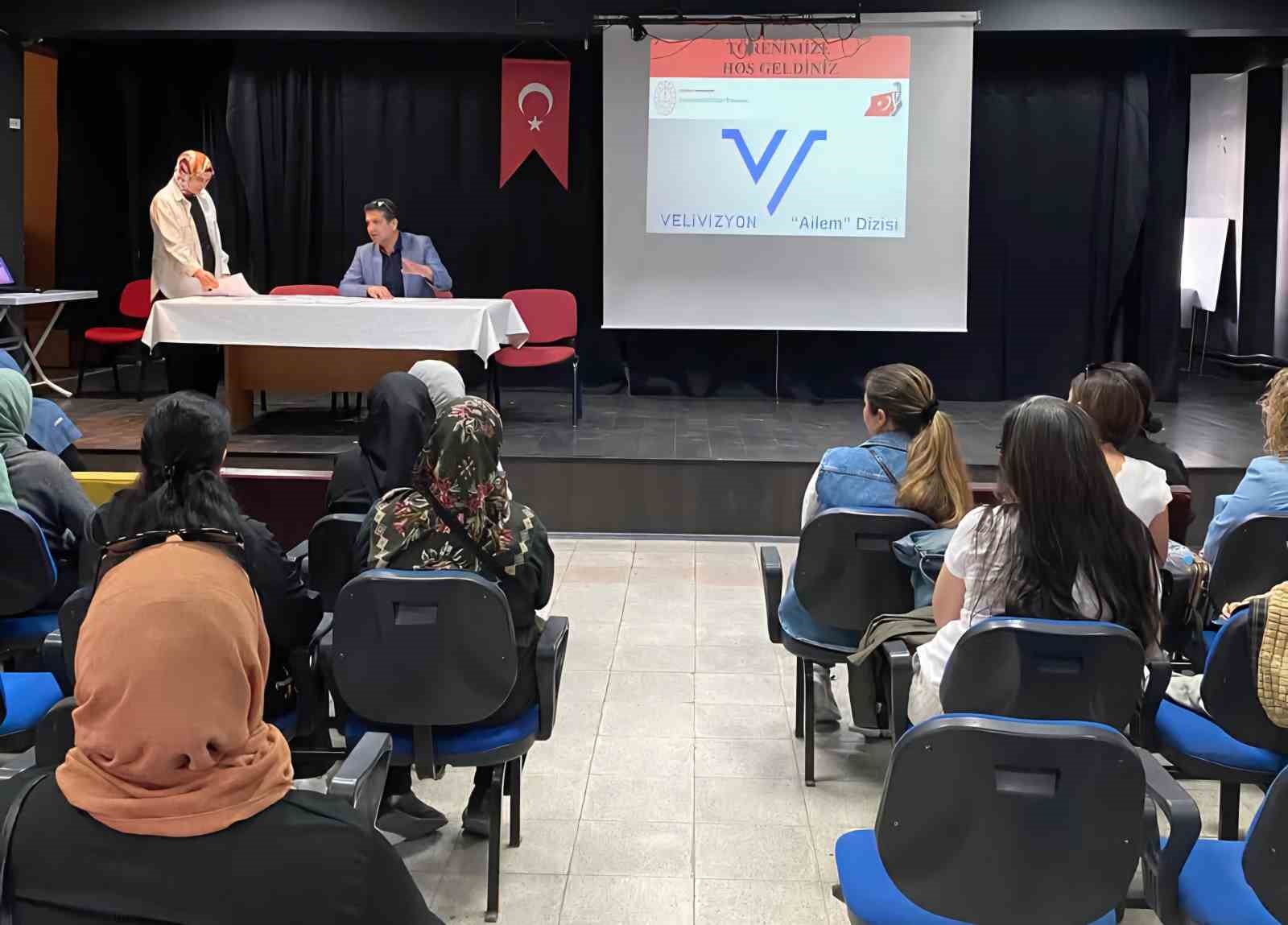 Velilere ‘Velivizyon’ teşekkür belgeleri takdim edildi