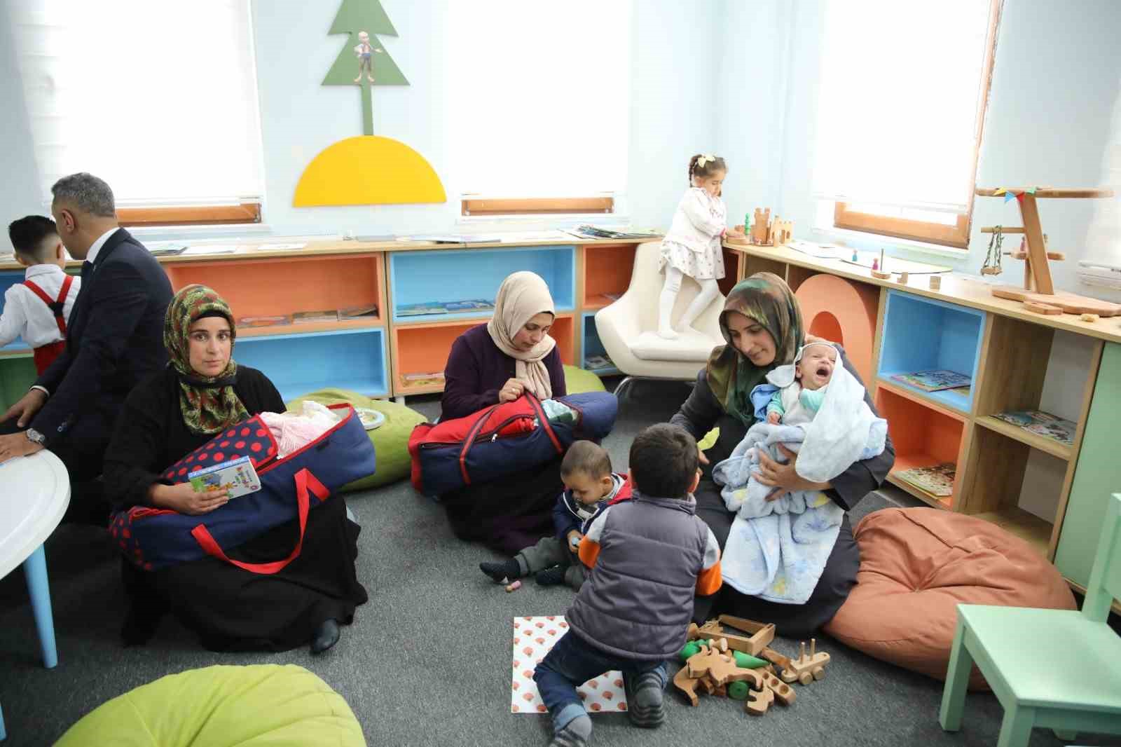 Muradiye’de "İlk Kimliğim, İlk Kitabım" projesi