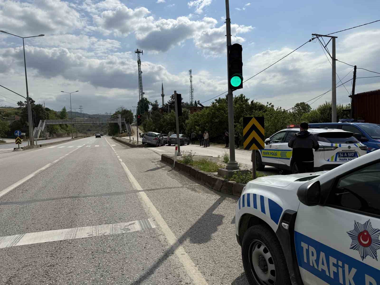 Sakarya’da otomobiller çarpıştı: 4 yaralı
