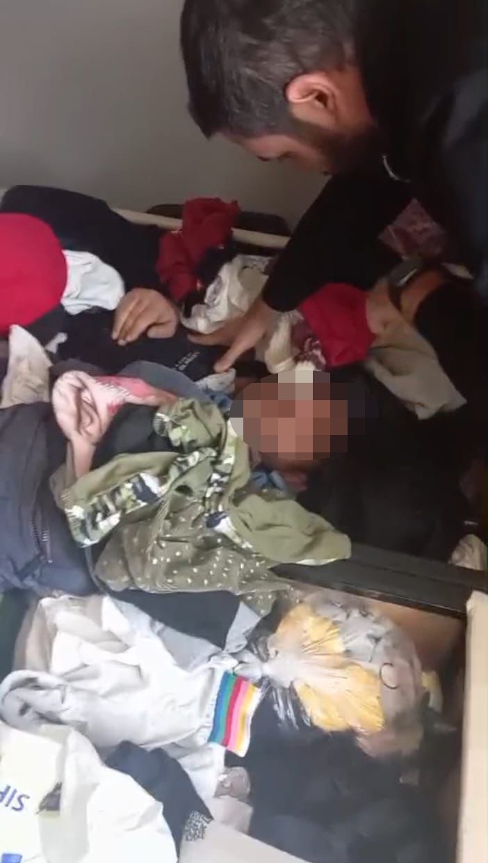 Aranması olan şahıs baza i&ccedil;erisinde yakalandı
