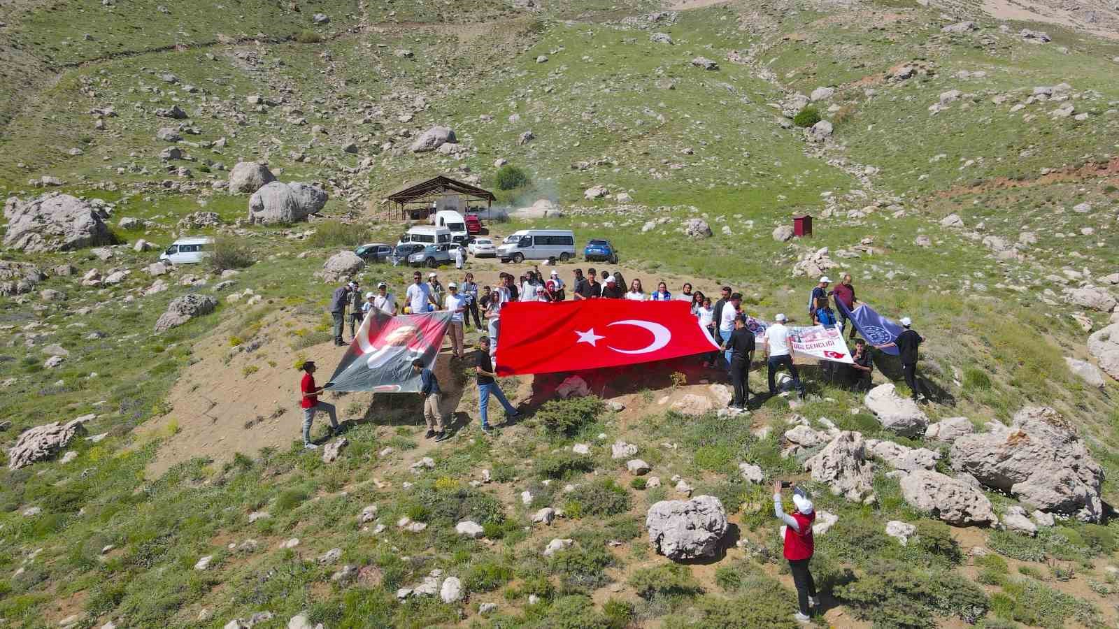 Kurdek Dağı’nda gençlik coşkusu