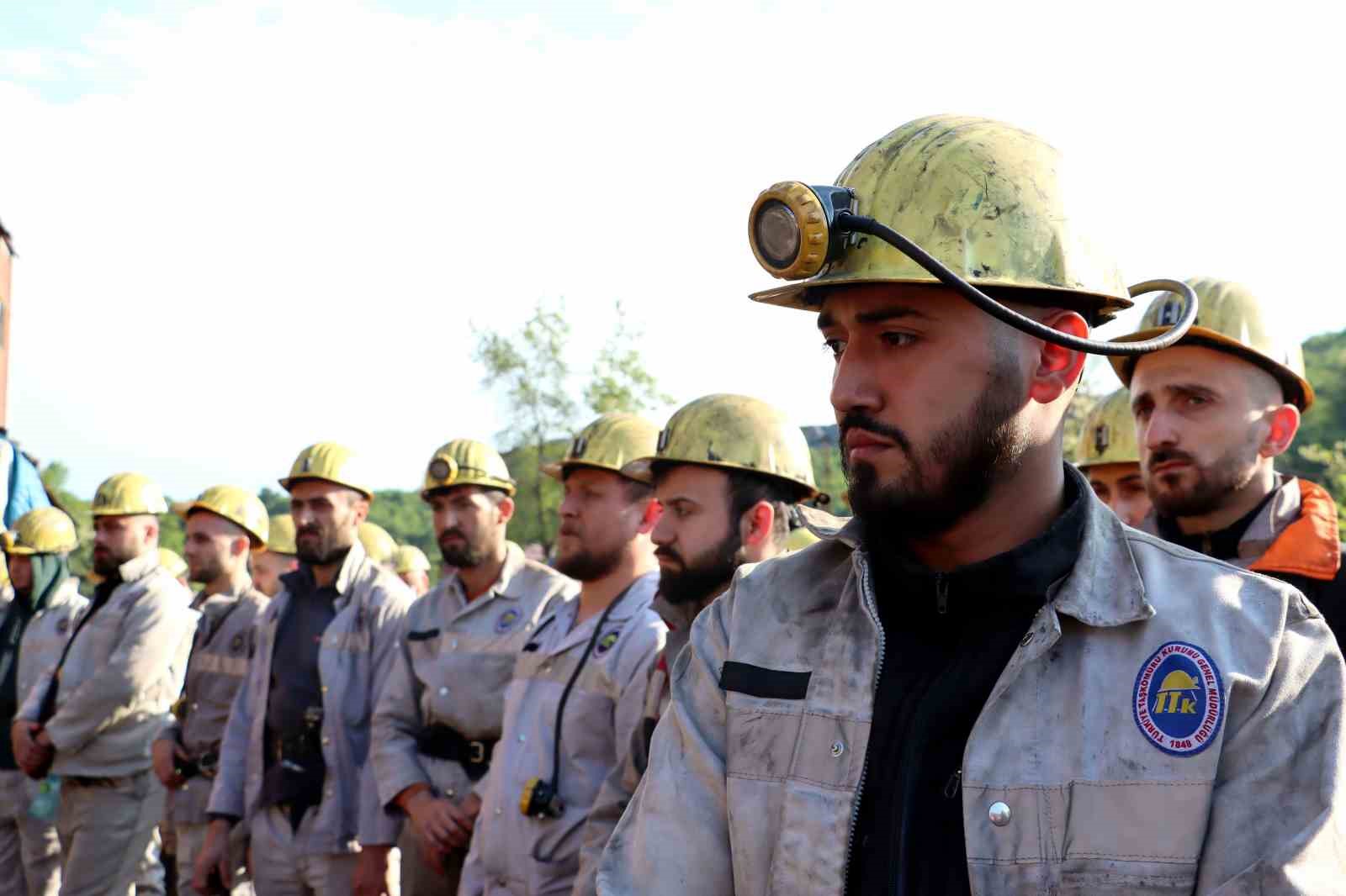 Karadon&rsquo;da hayatını kaybeden 30 madenci 15. yıld&ouml;n&uuml;m&uuml;nde dualarla anıldı
