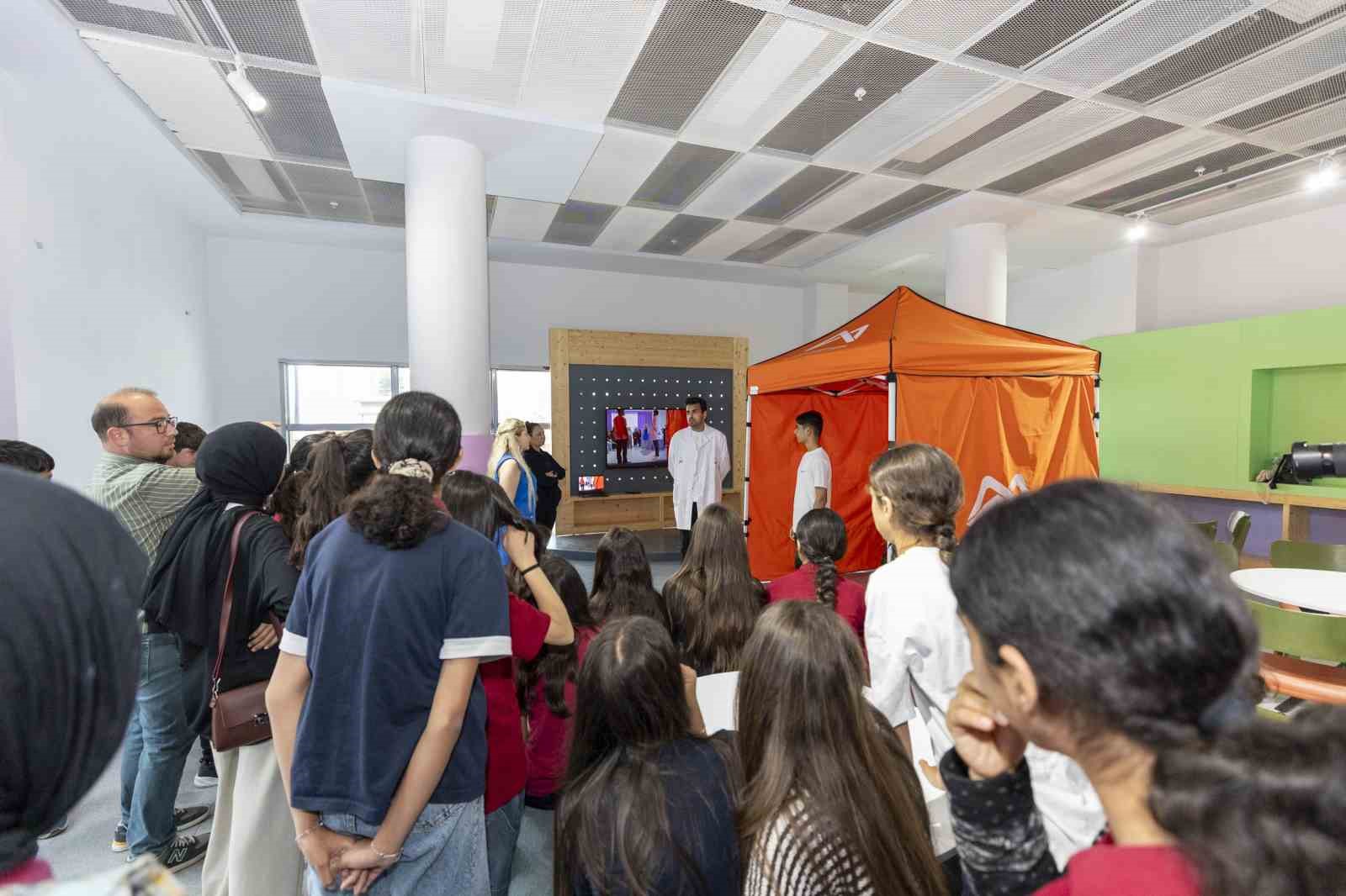 Mersin’de öğrencilere sanal gerçeklikte afet eğitimi