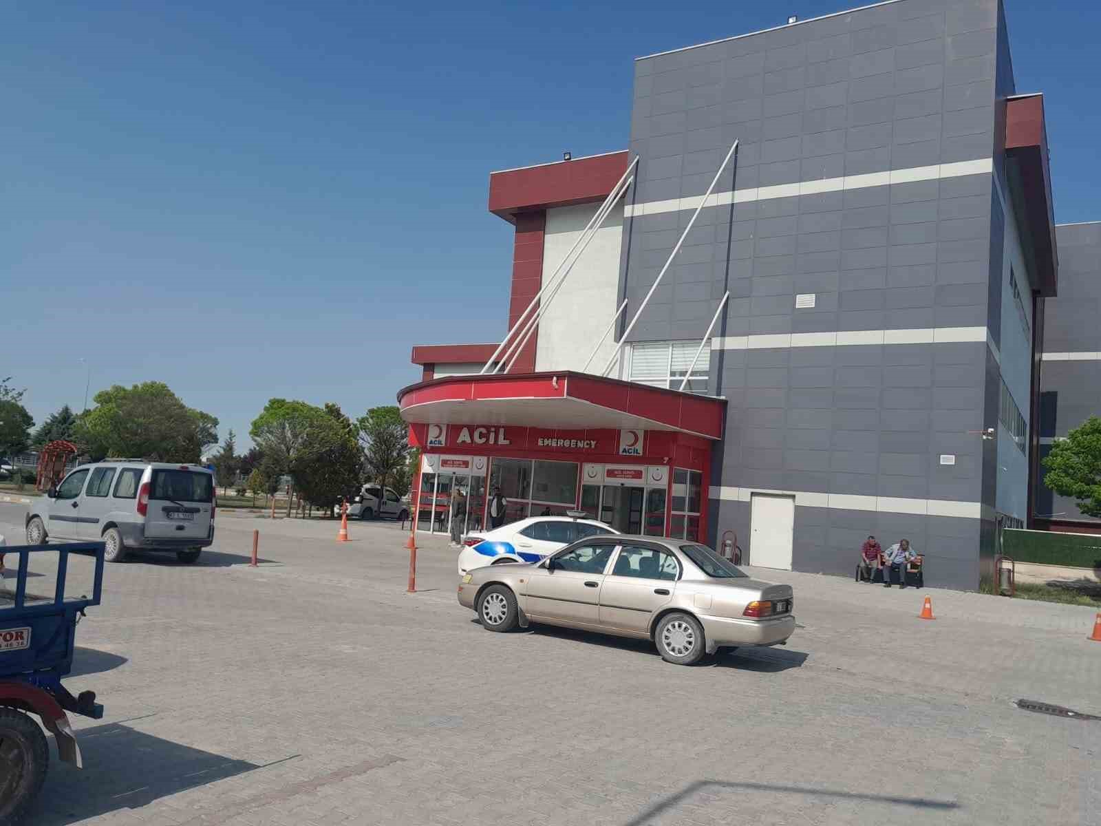 Ayağı makineye sıkışan işçi yaralandı