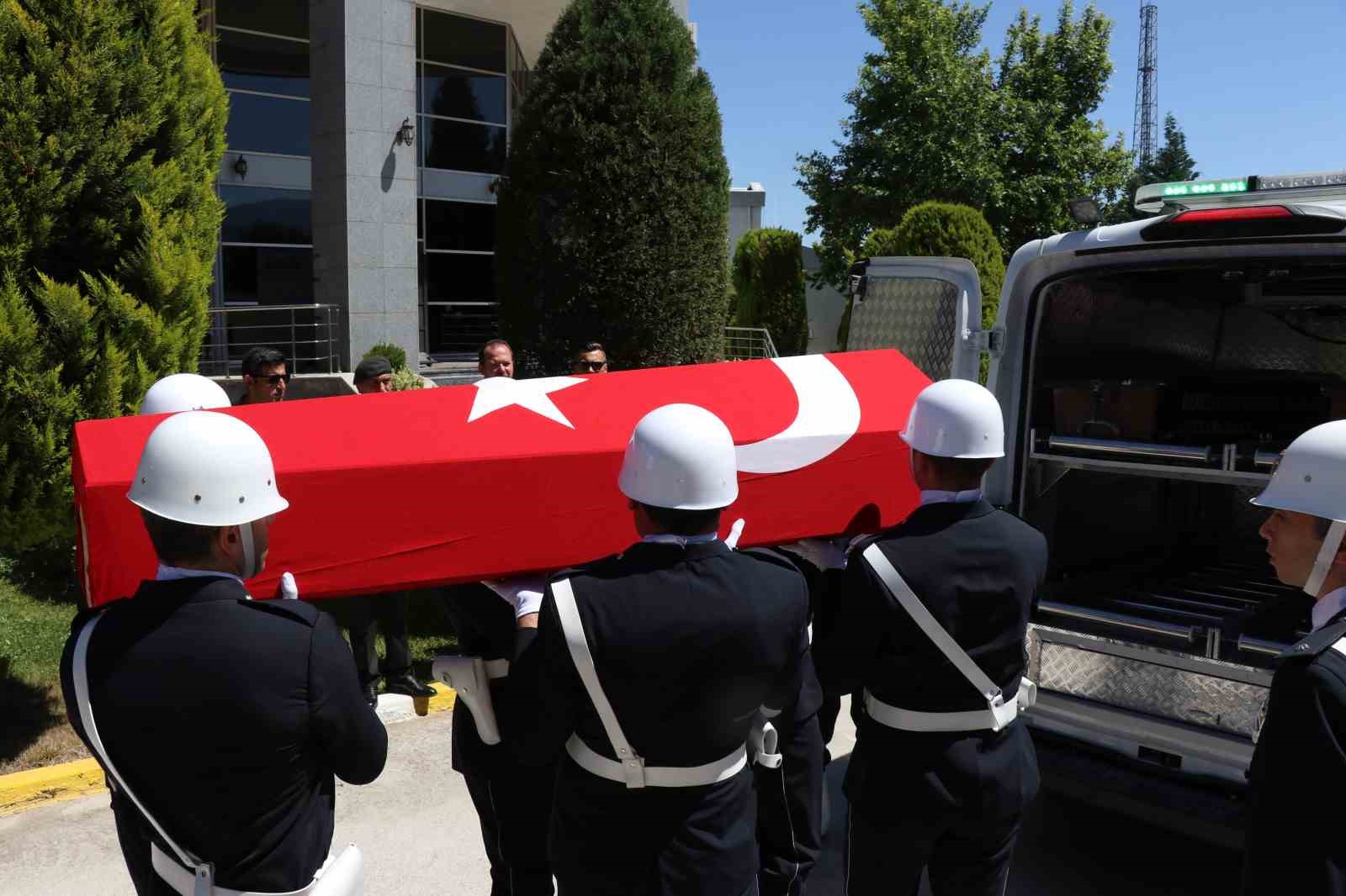Kalp krizinin ardından hastaneye kaldırılan polis memuru kurtarılamadı
