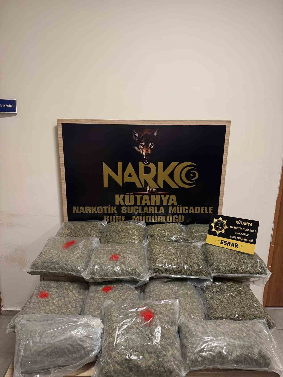 Kütahya’da uyuşturucu operasyonu, 15 kilo 840 gram esrar ele geçirildi