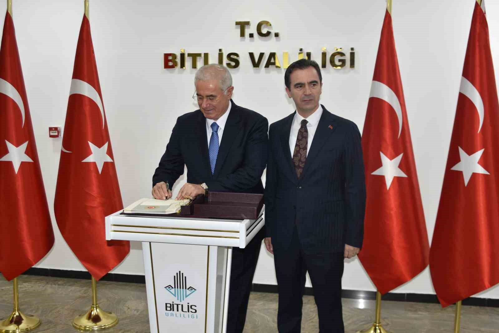 Başkan Mehmet Akarca: "Kamu Denet&ccedil;iliği Kurumu halkın &uuml;cretsiz avukatlığını yapıyor"
