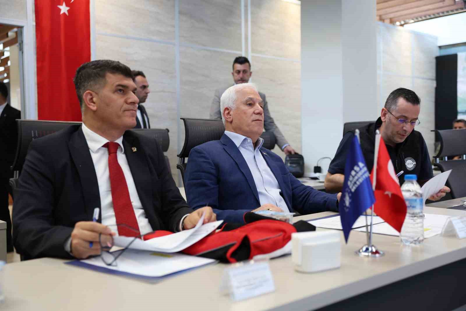 Başkan Bozbey; "Bursalıların da çalışma arkadaşlarımızın da haklarını koruyoruz"