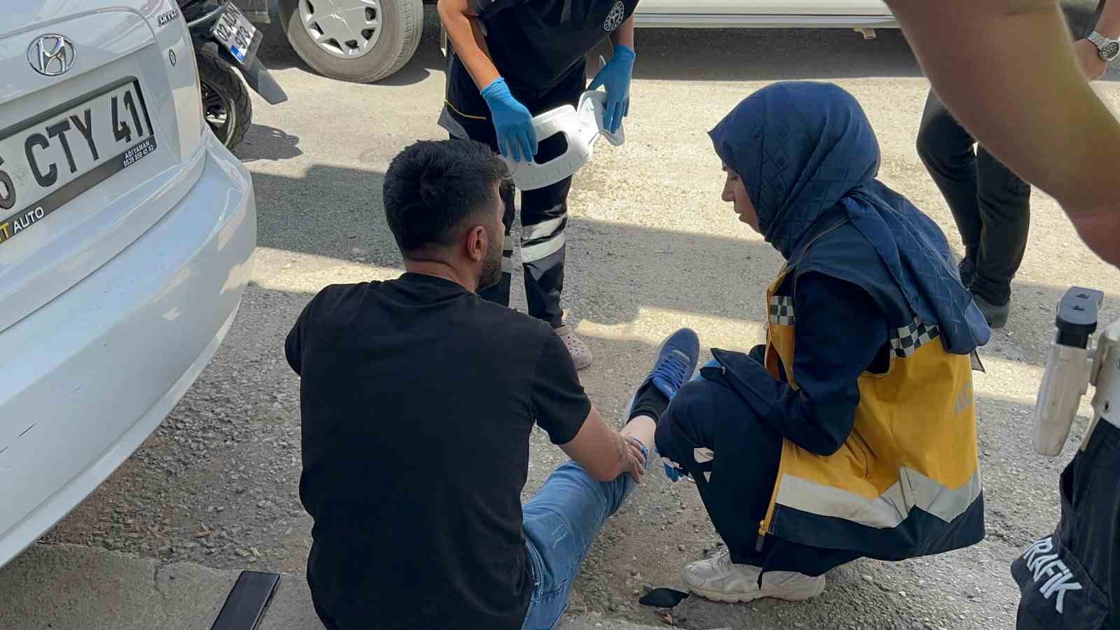 Otomobil ile motosiklet &ccedil;arpıştı: 1 yaralı
