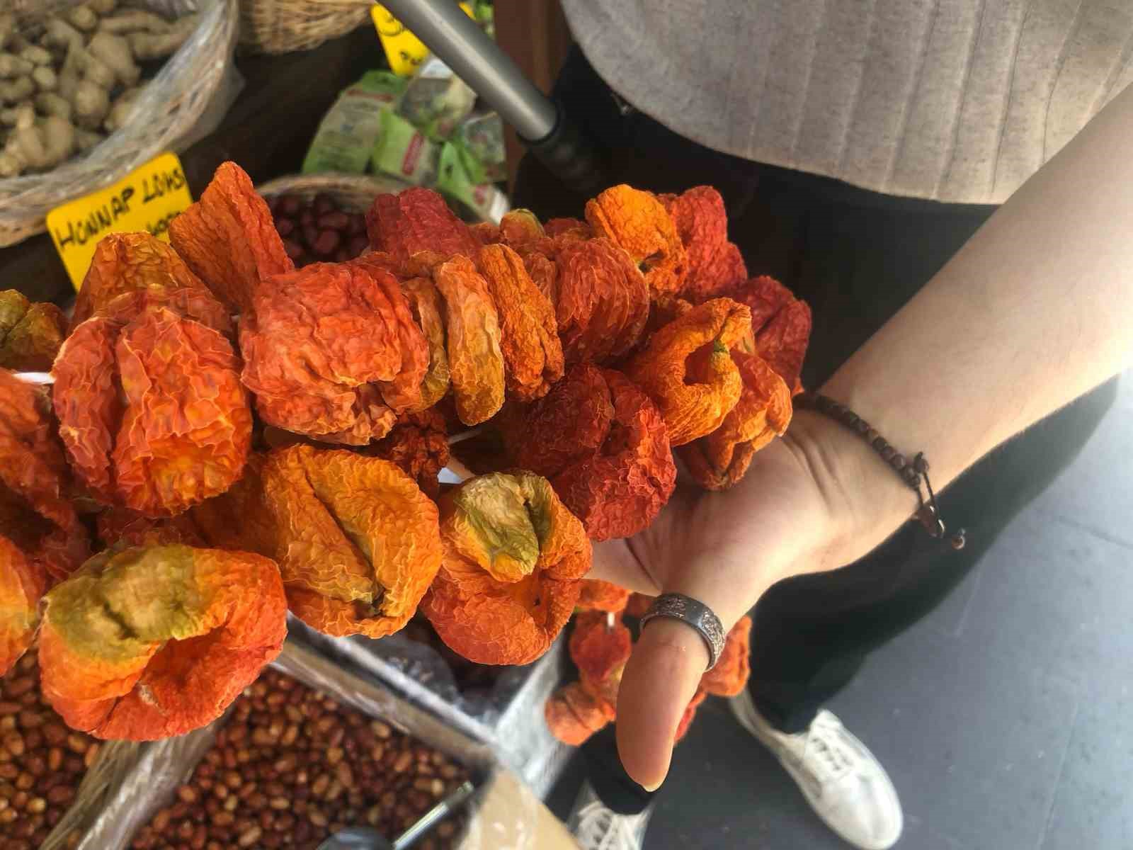 Kuru meyve ve sebzeye her mevsim talep var