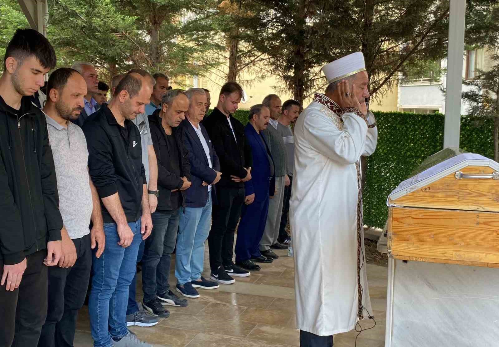 Derede boğulan çocuk son yolculuğuna uğurlandı