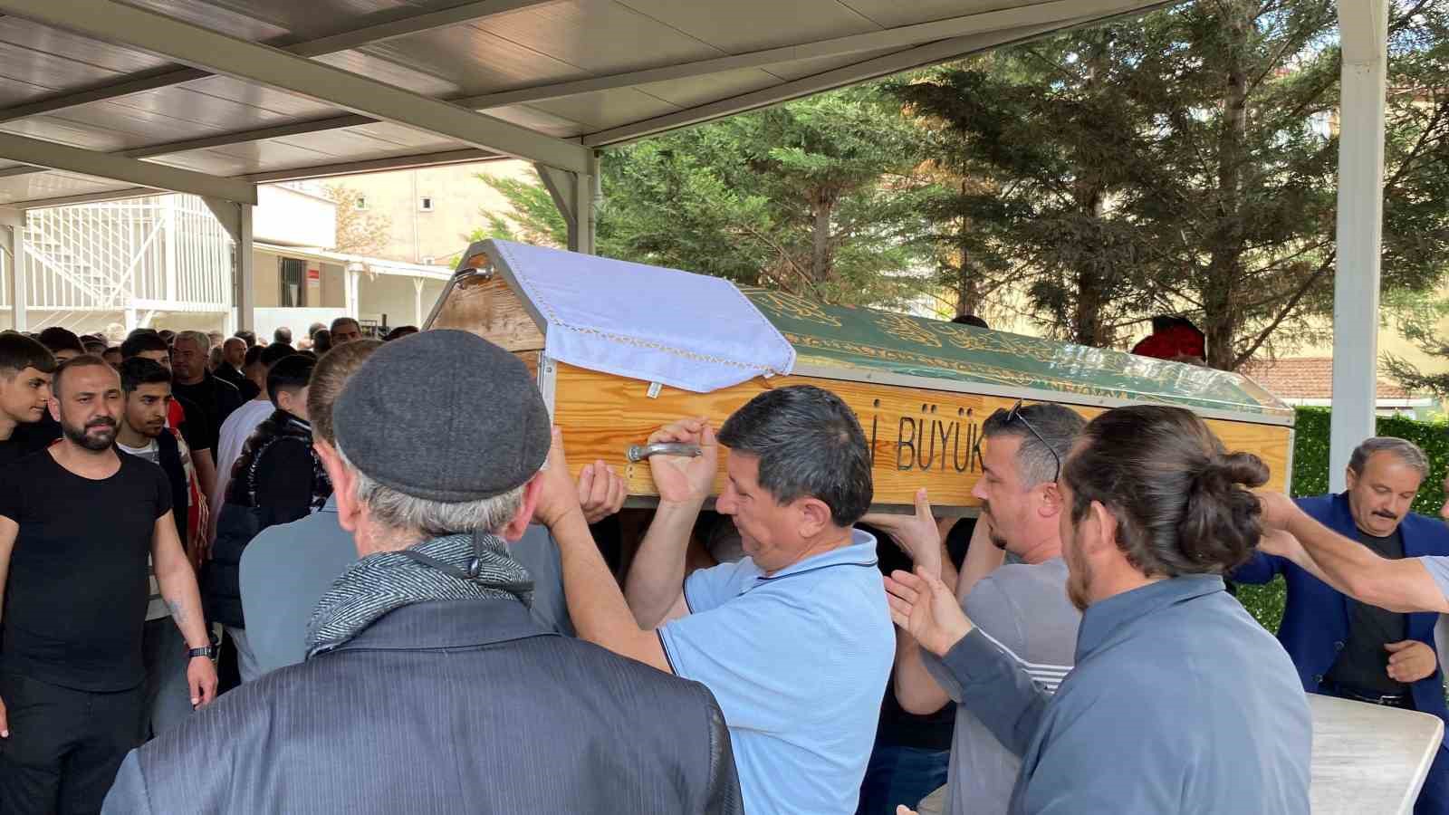 Derede boğulan &ccedil;ocuk son yolculuğuna uğurlandı
