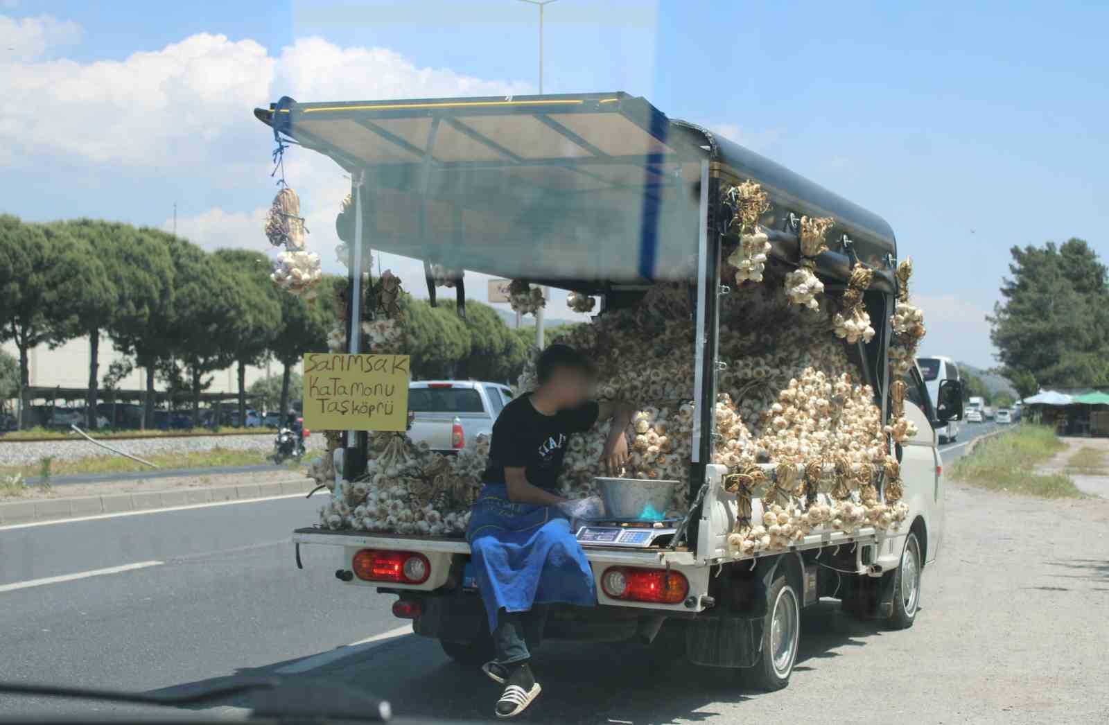 Sarımsak satıcısının tehlikeli yolculuğu