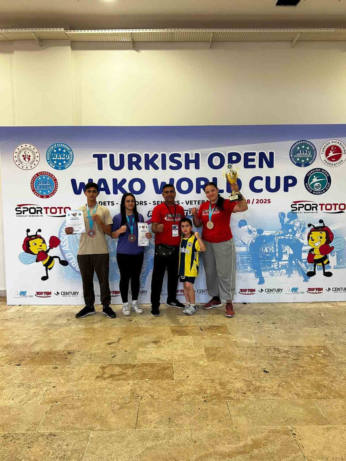 Sökeli 3 genç sporcu Dünya Kupası’ndan madalyayla döndü