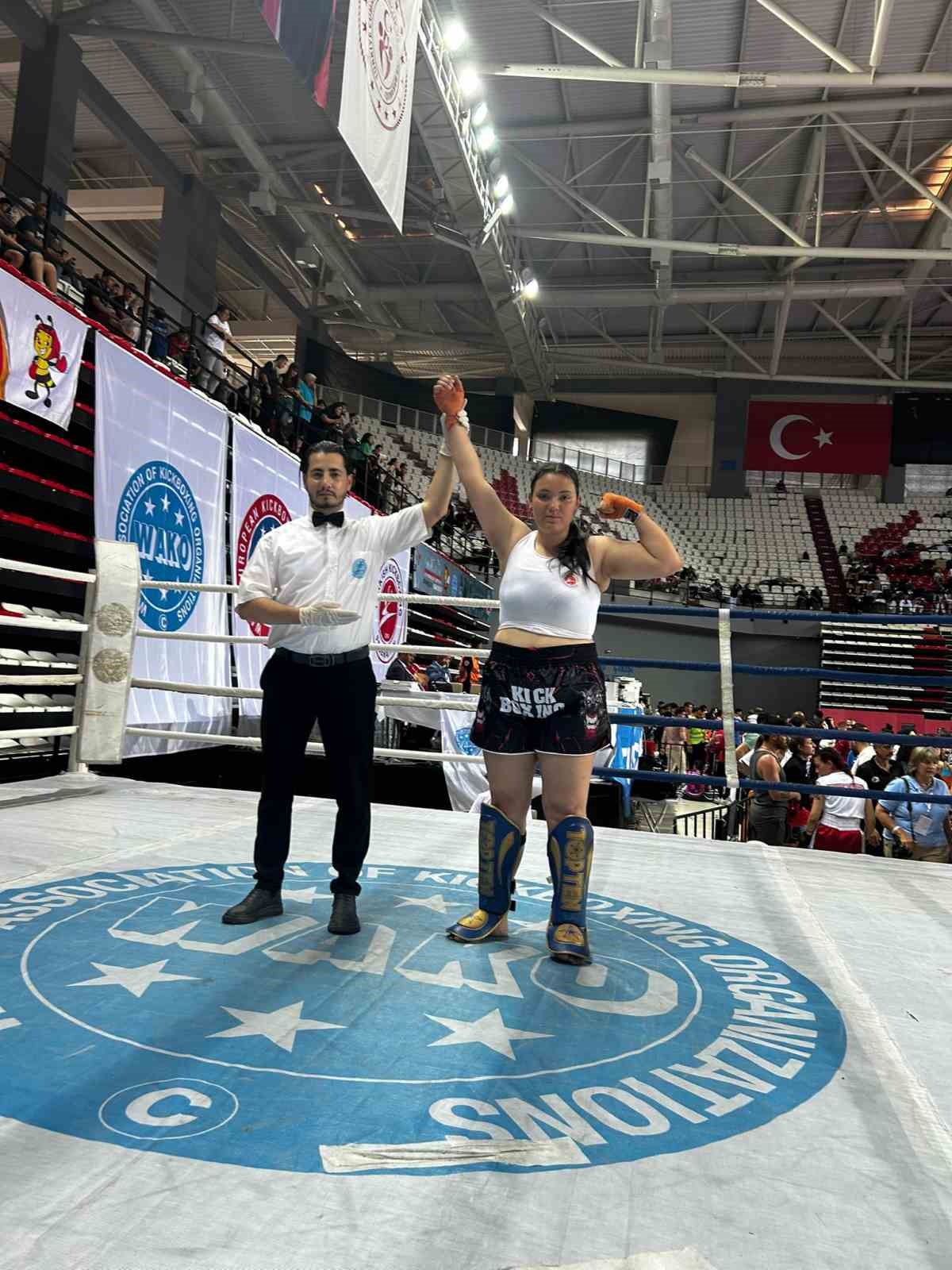 S&ouml;keli 3 gen&ccedil; sporcu D&uuml;nya Kupası&rsquo;ndan madalyayla d&ouml;nd&uuml;
