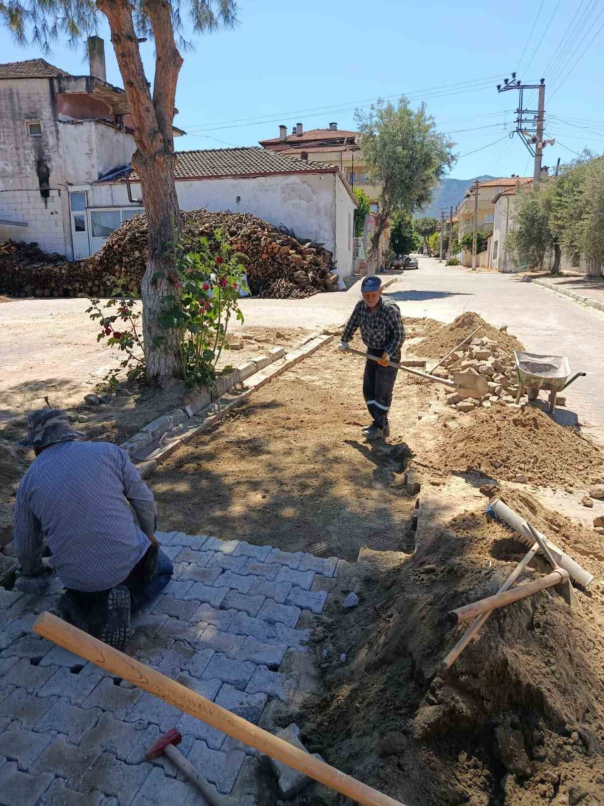 Karacasu’nun yolları yenileniyor