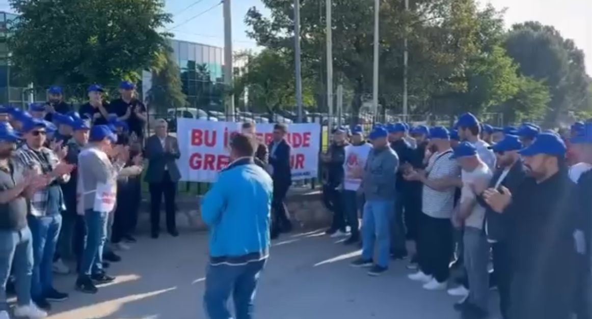 İşçiler maaş ve yan haklarda anlaşamayınca o fabrikada üretim durdu
