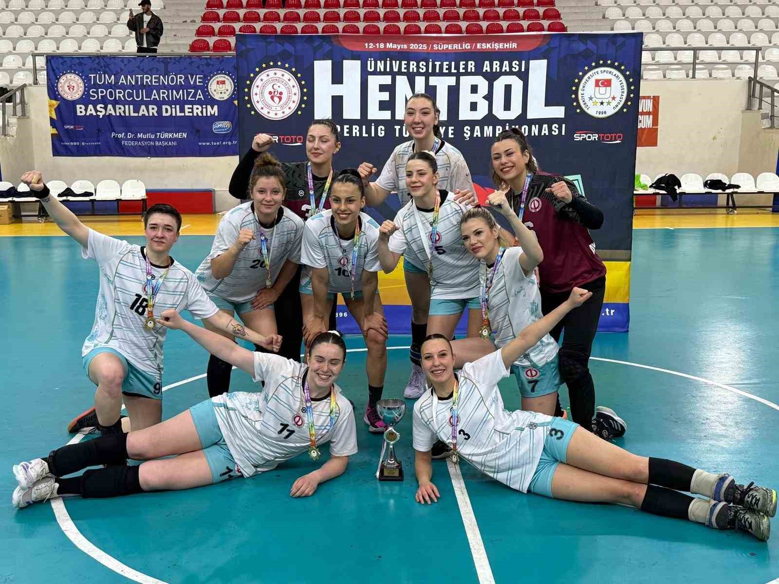 Anadolu &Uuml;niversitesi d&ouml;rd&uuml;nc&uuml; kez şampiyon oldu
