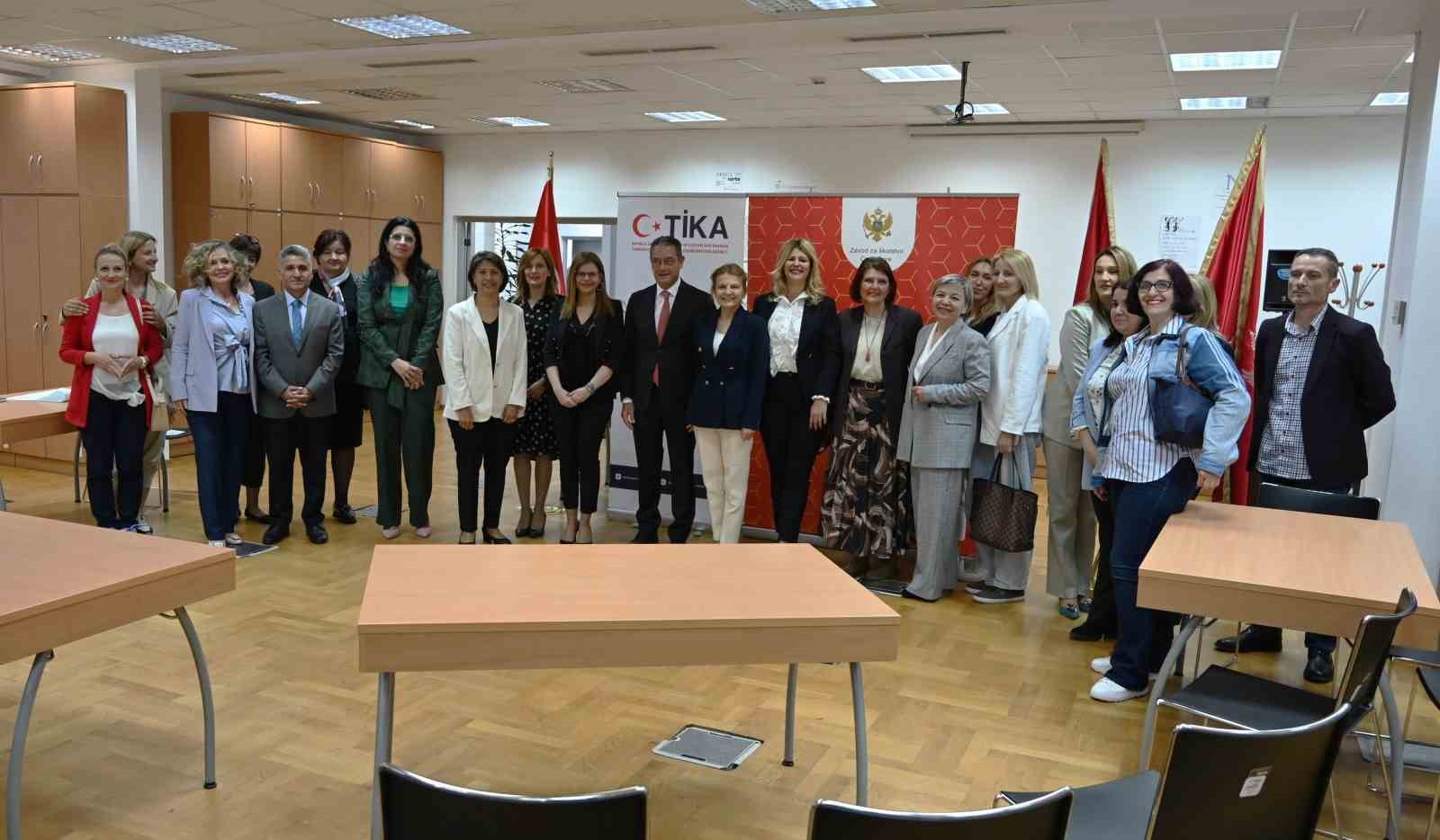 TİKA’dan Karadağ Eğitim Hizmetleri Müdürlüğü’ne ofis mobilyası desteği