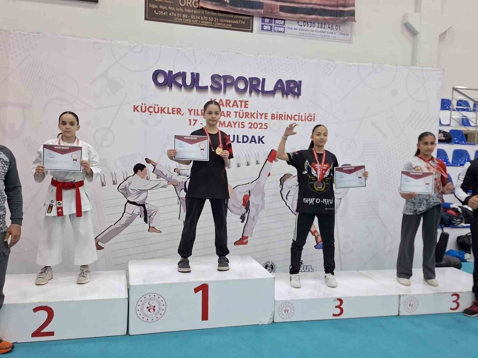 Sarıgül karatede Türkiye ikincisi oldu
