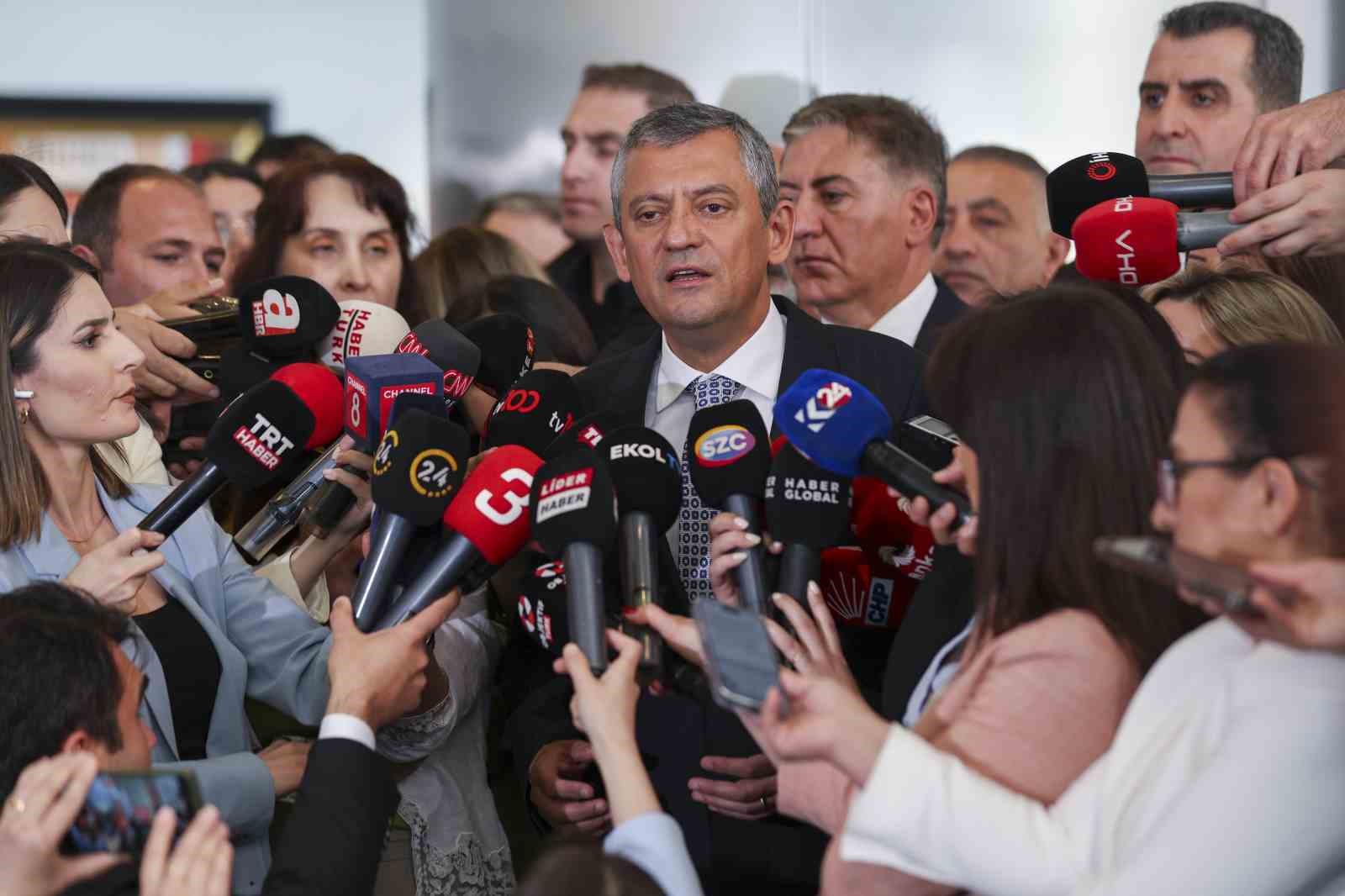 CHP lideri Özgür Özel, DEM Parti heyetini kabul etti