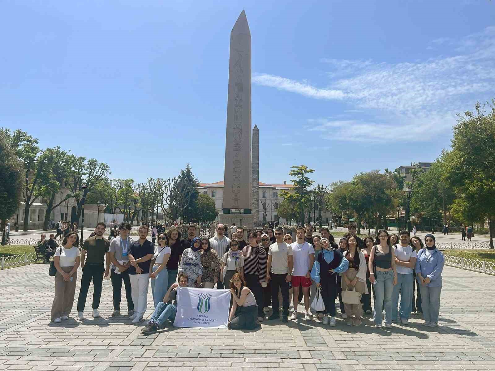 SUBÜ Seyahat ve Rehberlik Topluluğu İstanbul’u keşfetti