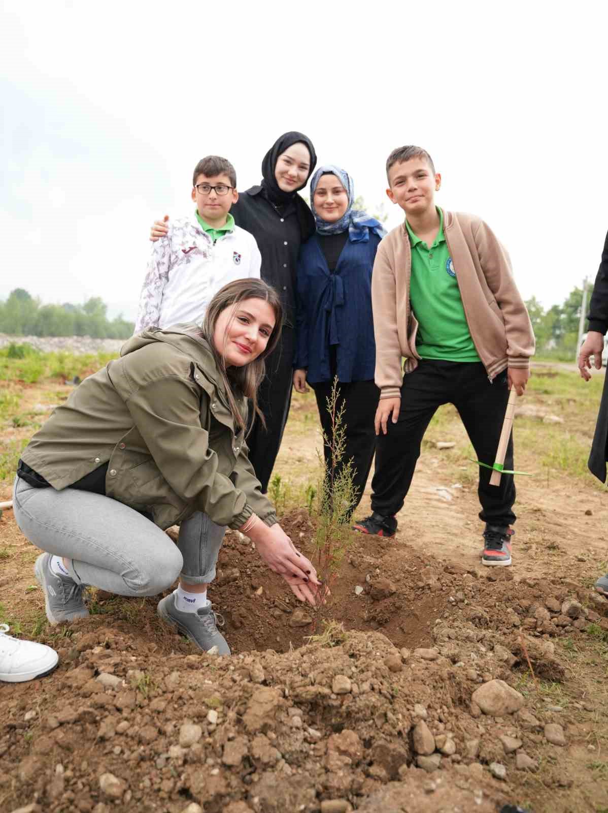 Dünya iklim gününde fidan diktiler