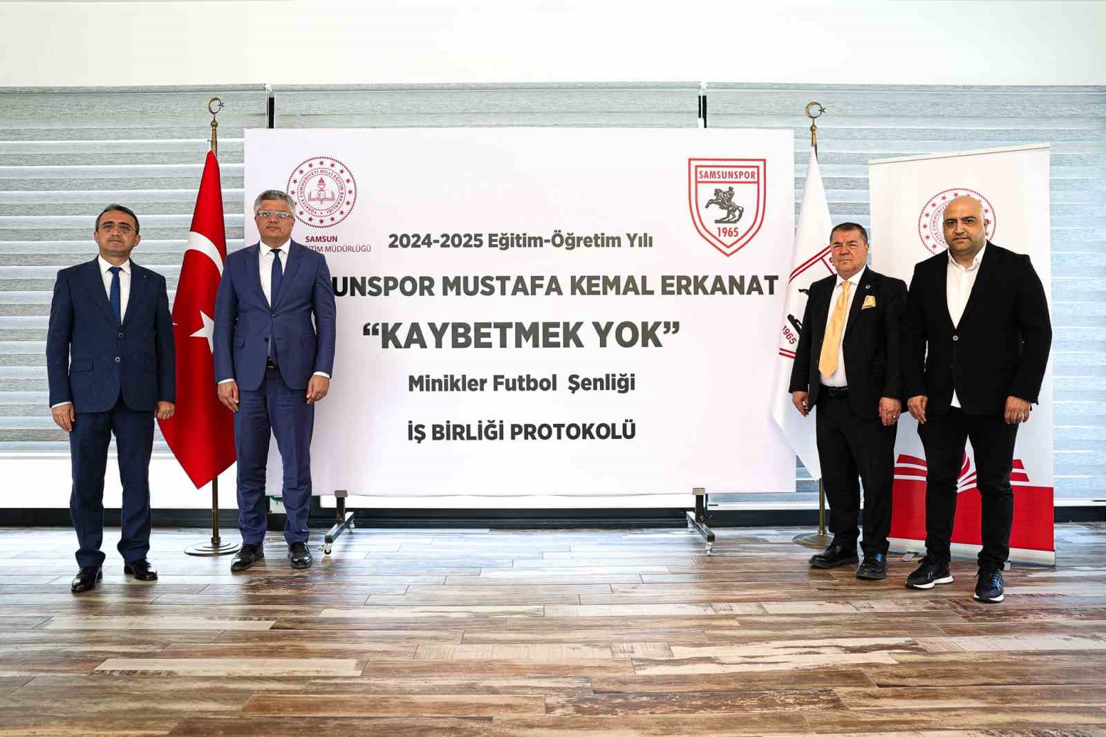 "Mustafa Kemal Erkanat Kaybetmek Yok" Minikler Futbol Şenliği protokolü imzalandı