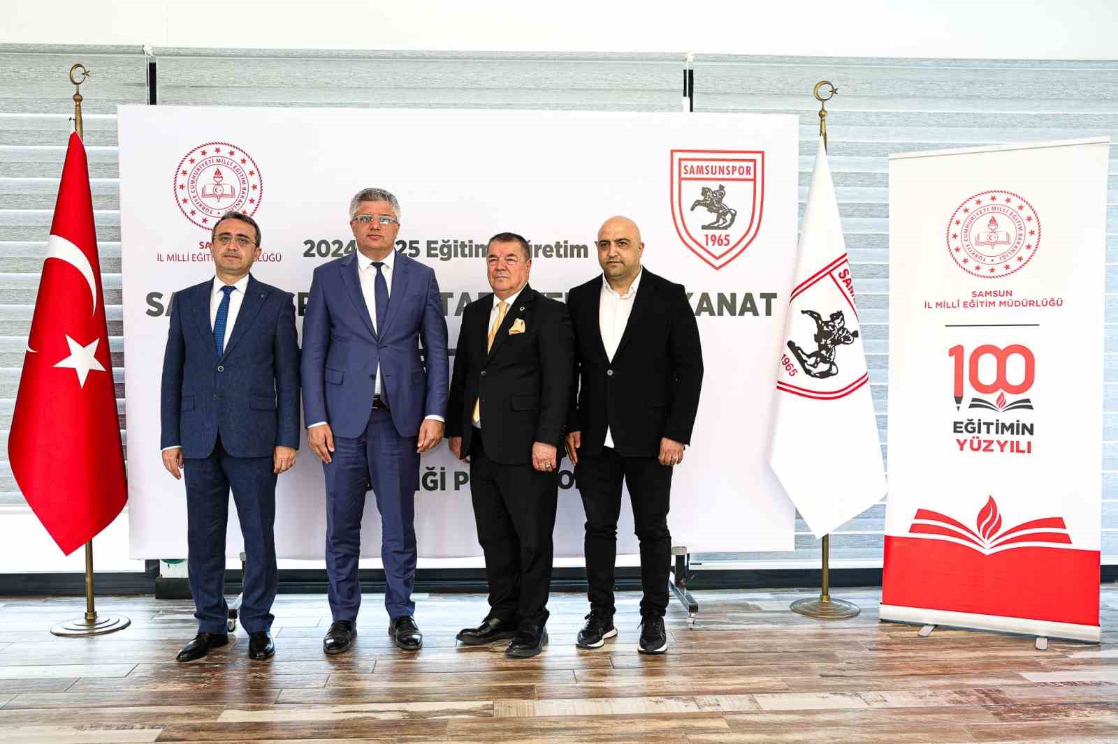 "Mustafa Kemal Erkanat Kaybetmek Yok" Minikler Futbol Şenliği protokolü imzalandı
