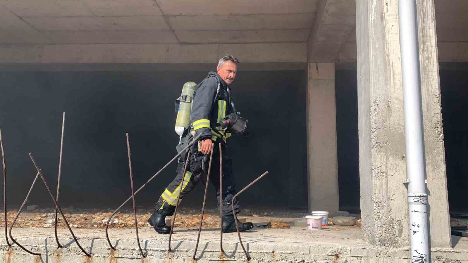 Karaman’da cami otoparkında yangın