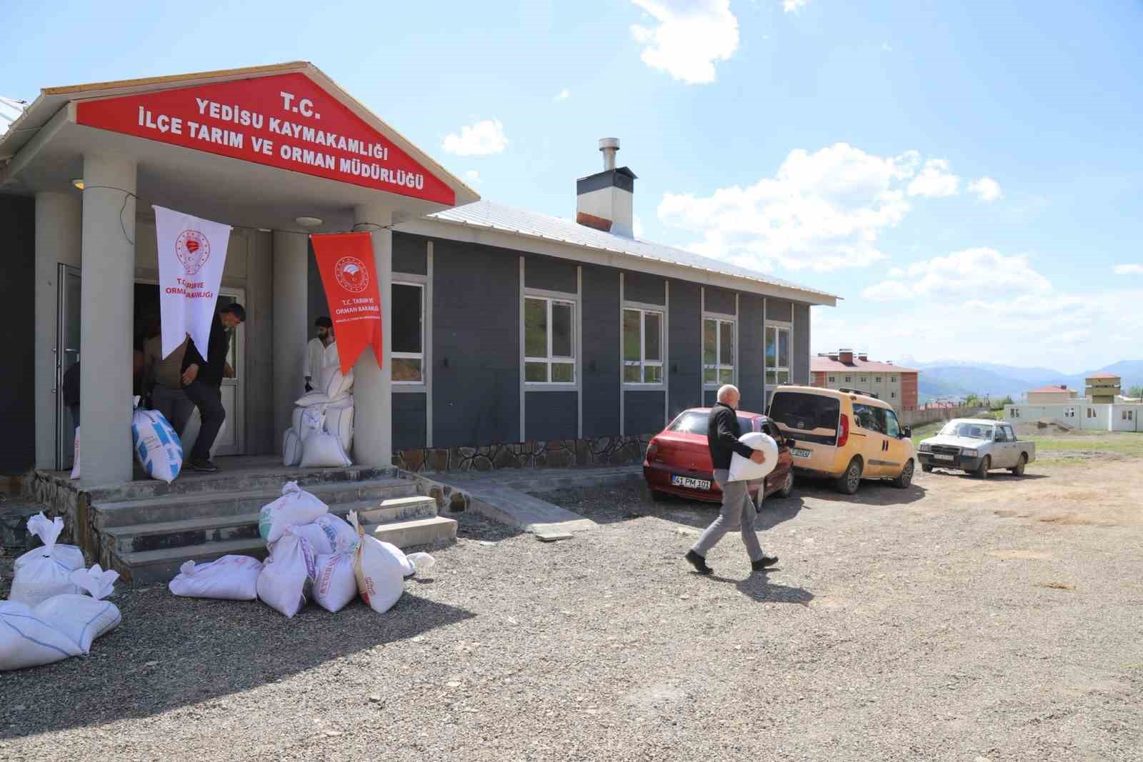 Bingöl’de üreticilere yüzde 75 hibeli 8 ton kuru fasulye tohumu dağıtıldı

