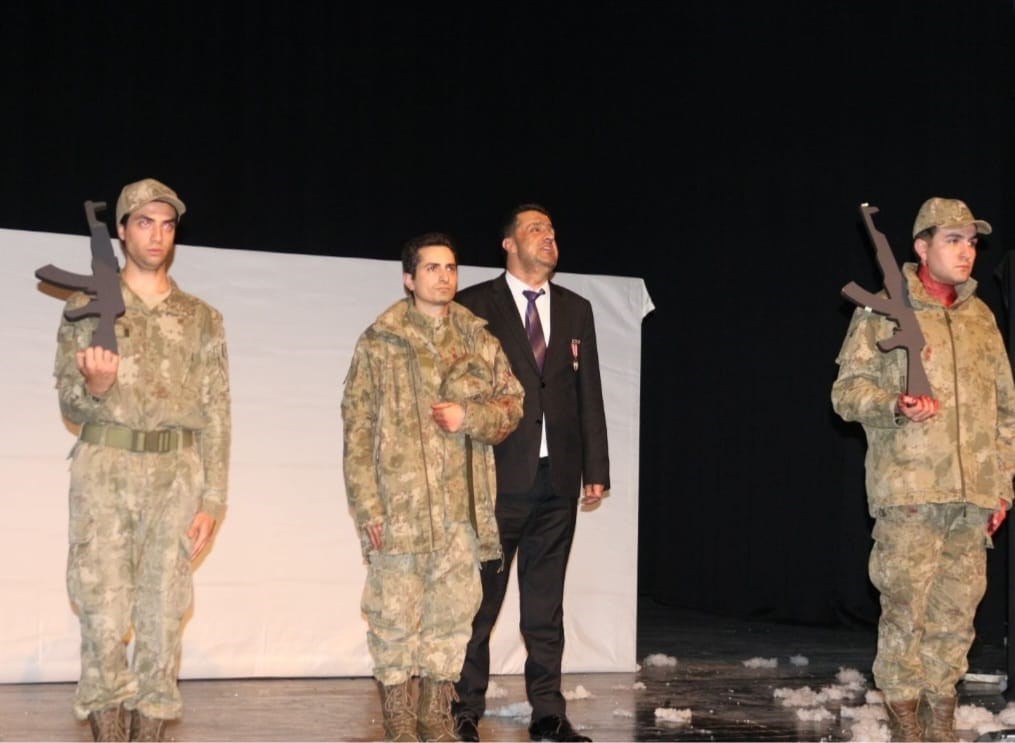 Gazi Yalçın Yedek’in hayatı sahnede yoğun ilgi gördü