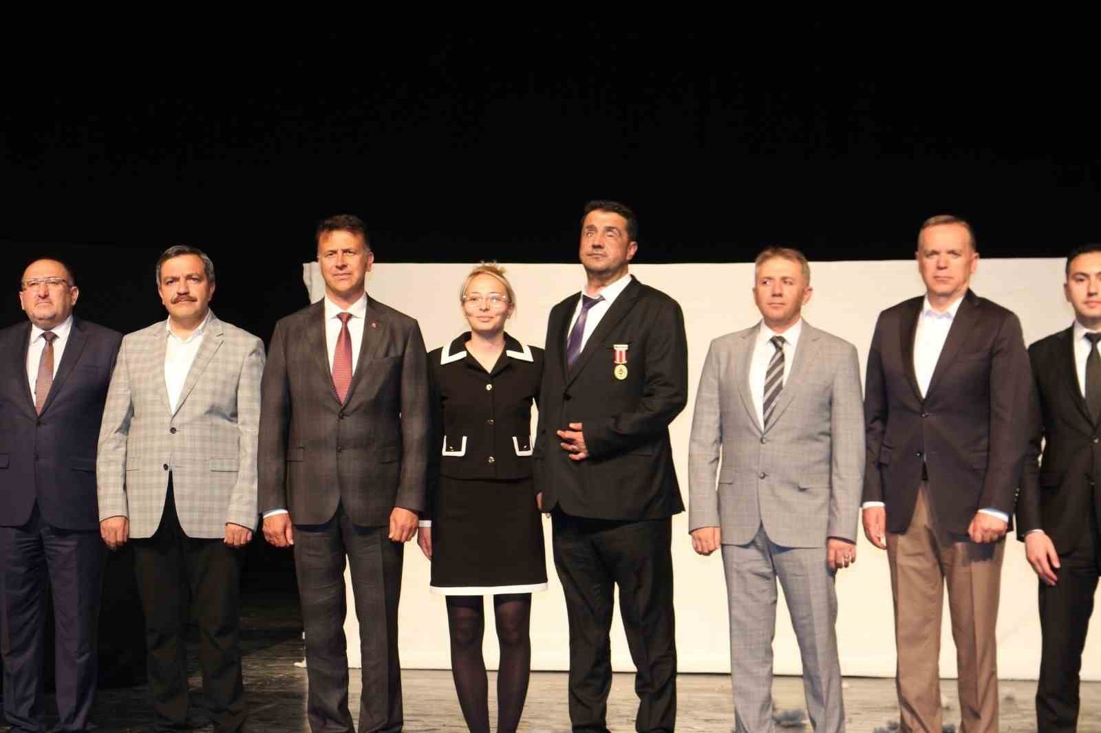 Gazi Yal&ccedil;ın Yedek&rsquo;in hayatı sahnede yoğun ilgi g&ouml;rd&uuml;
