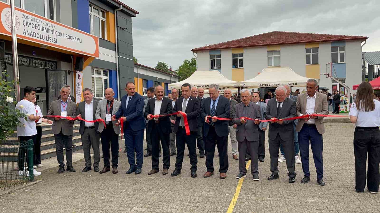 Çok Programlı liseden bilim fuarı
