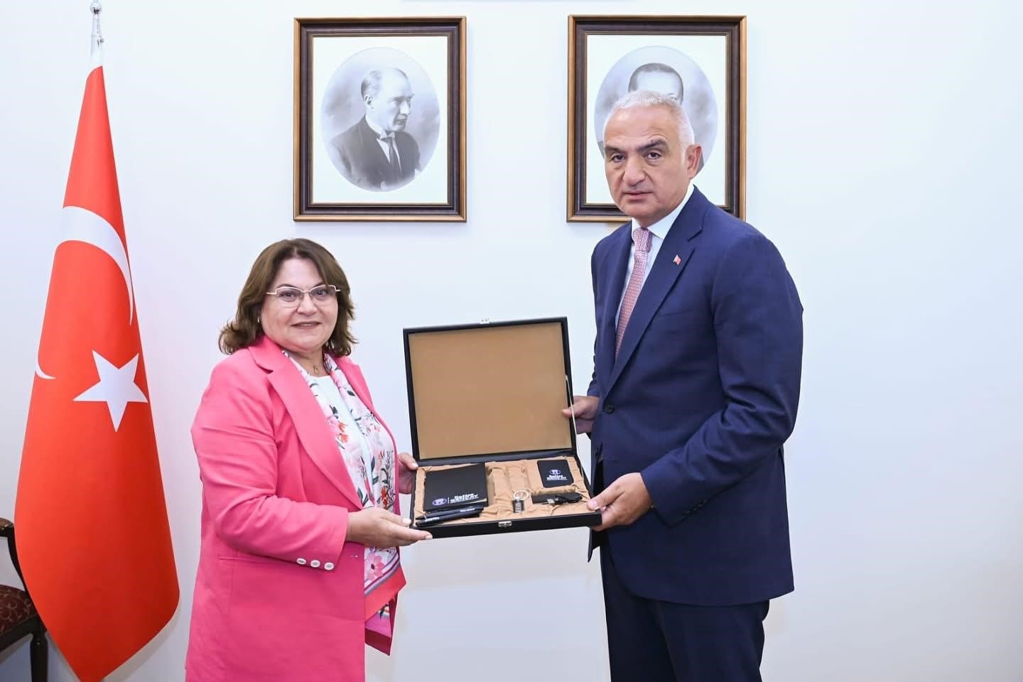 Başkan Gençay, Kültür ve Turizm Bakanı Ersoy ile bir araya geldi