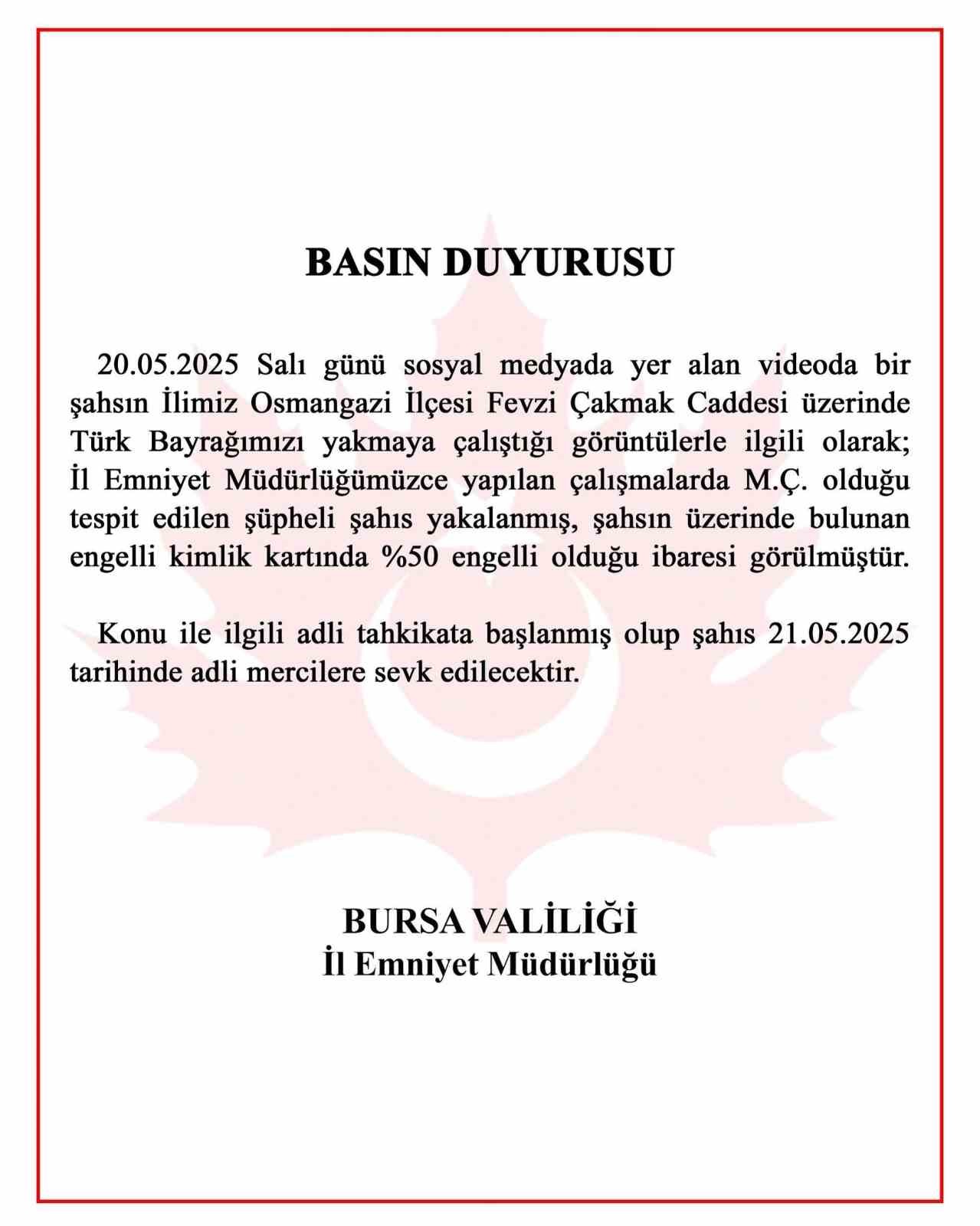 Bursa’da Türk bayrağını yakmaya çalışan şahıs yakalandı