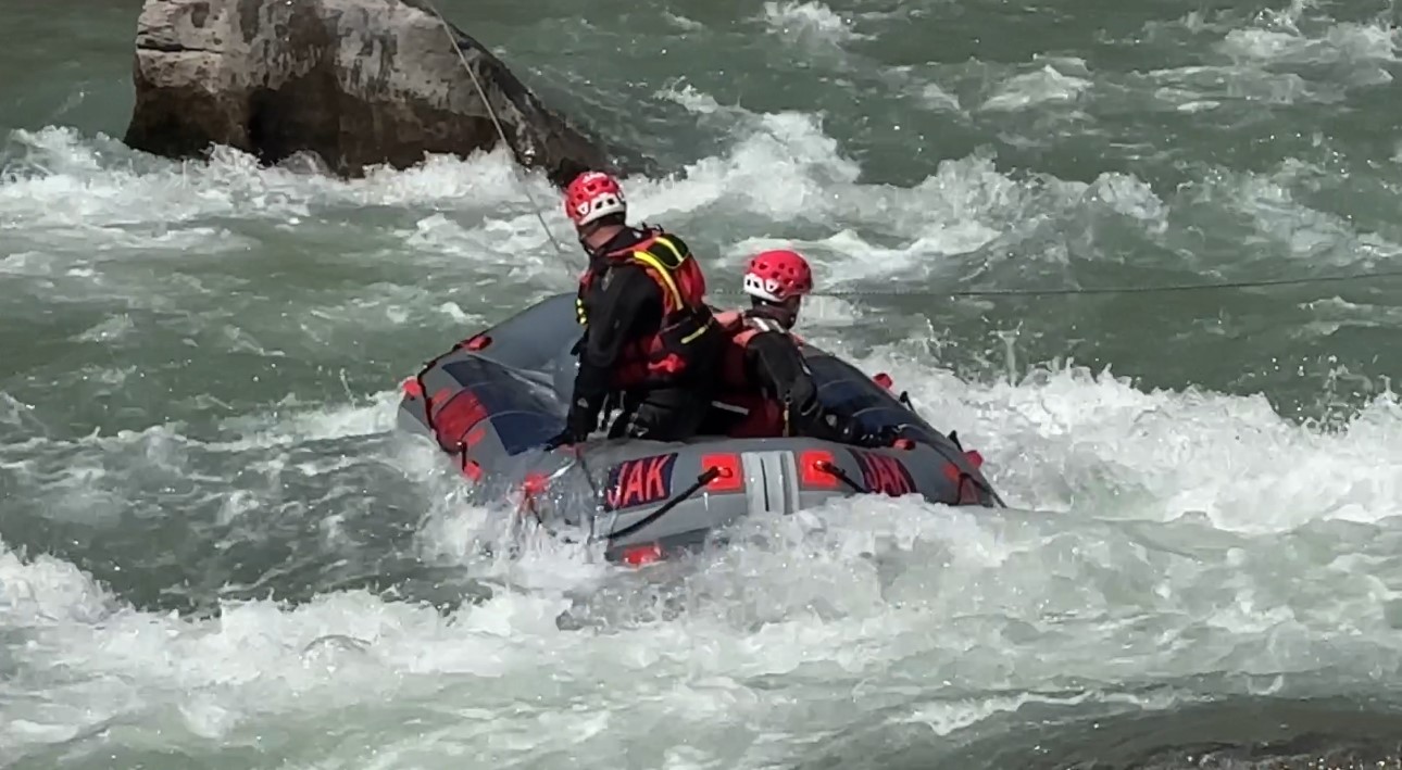 Yüksekova’da derede kaybolan İbrahim’i arama çalışmaları 12’nci gününde sürüyor